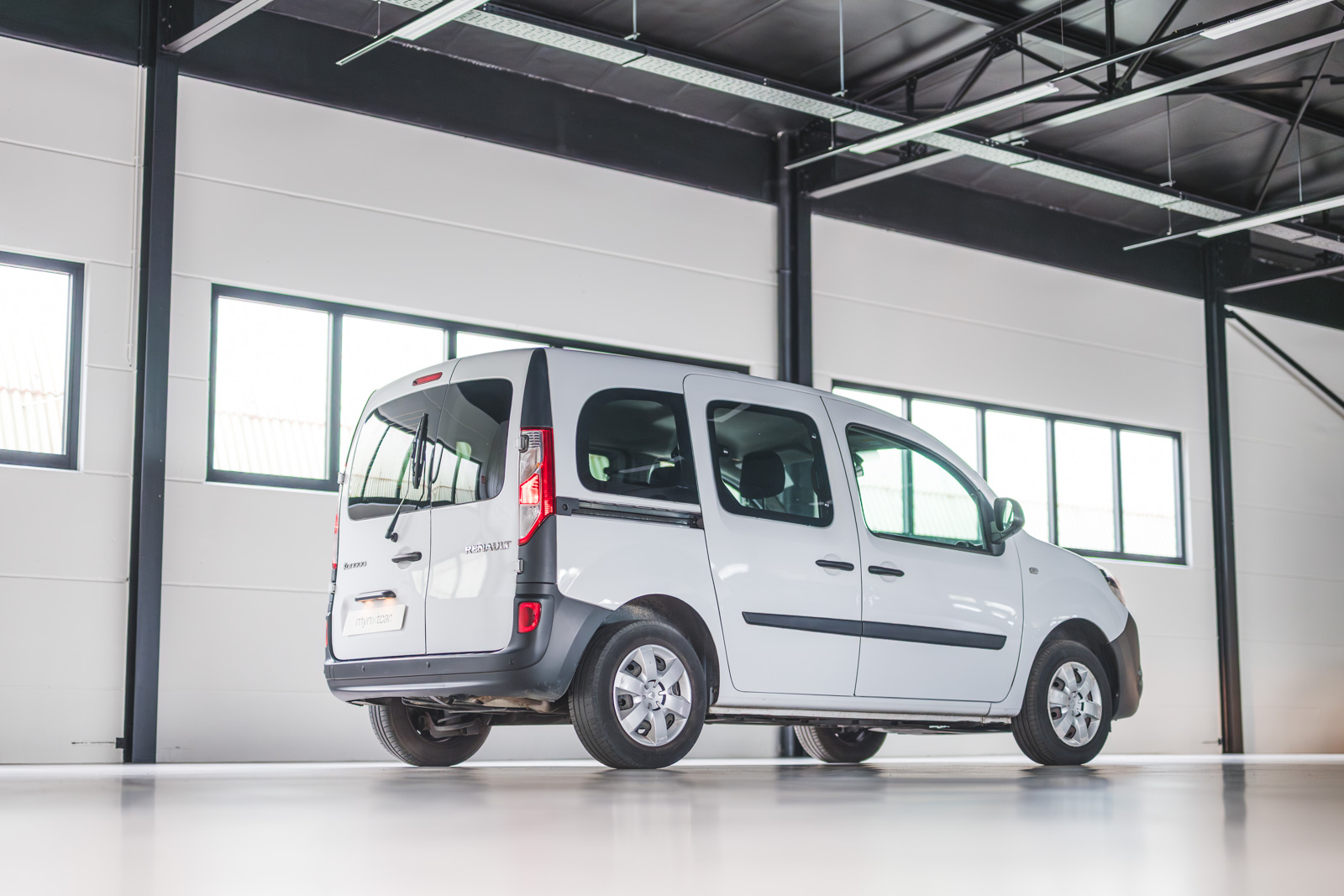 Vehicle gallery image 6