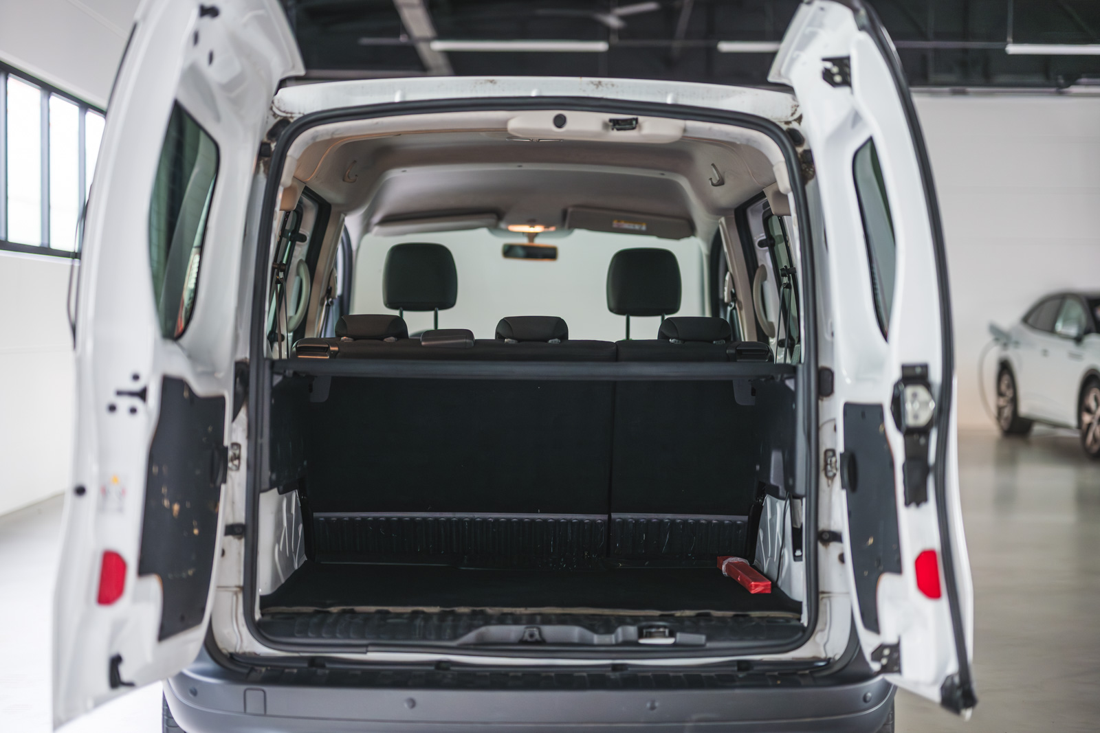 Vehicle gallery image 13