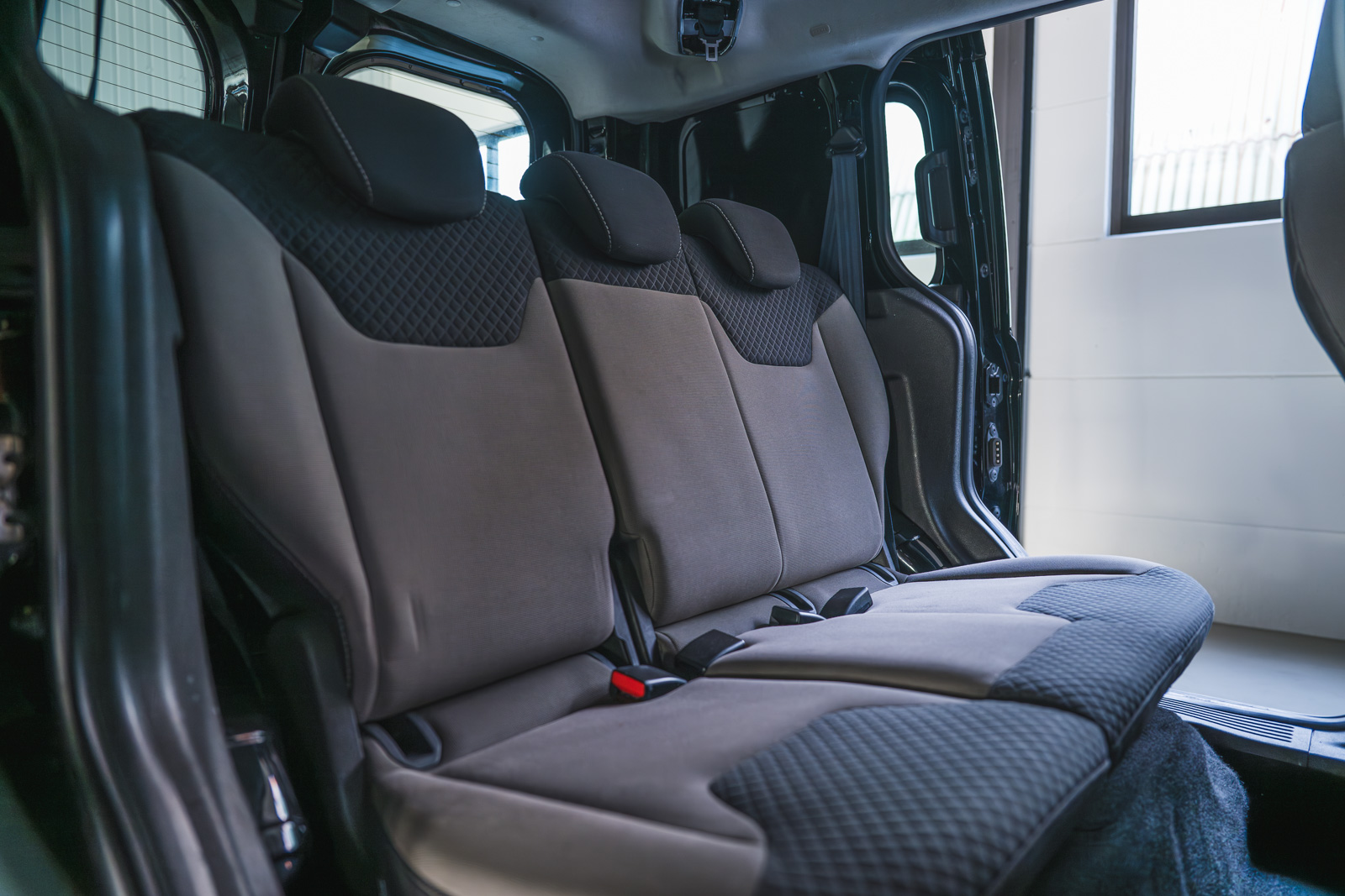 Vehicle gallery image 19
