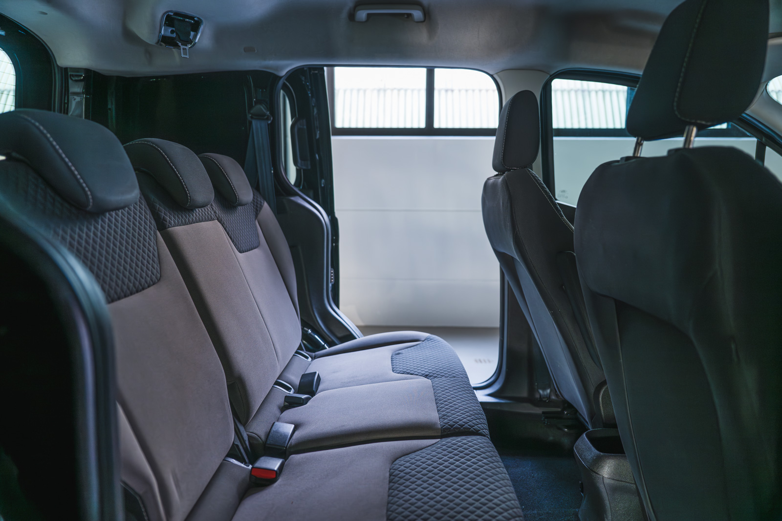 Vehicle gallery image 18