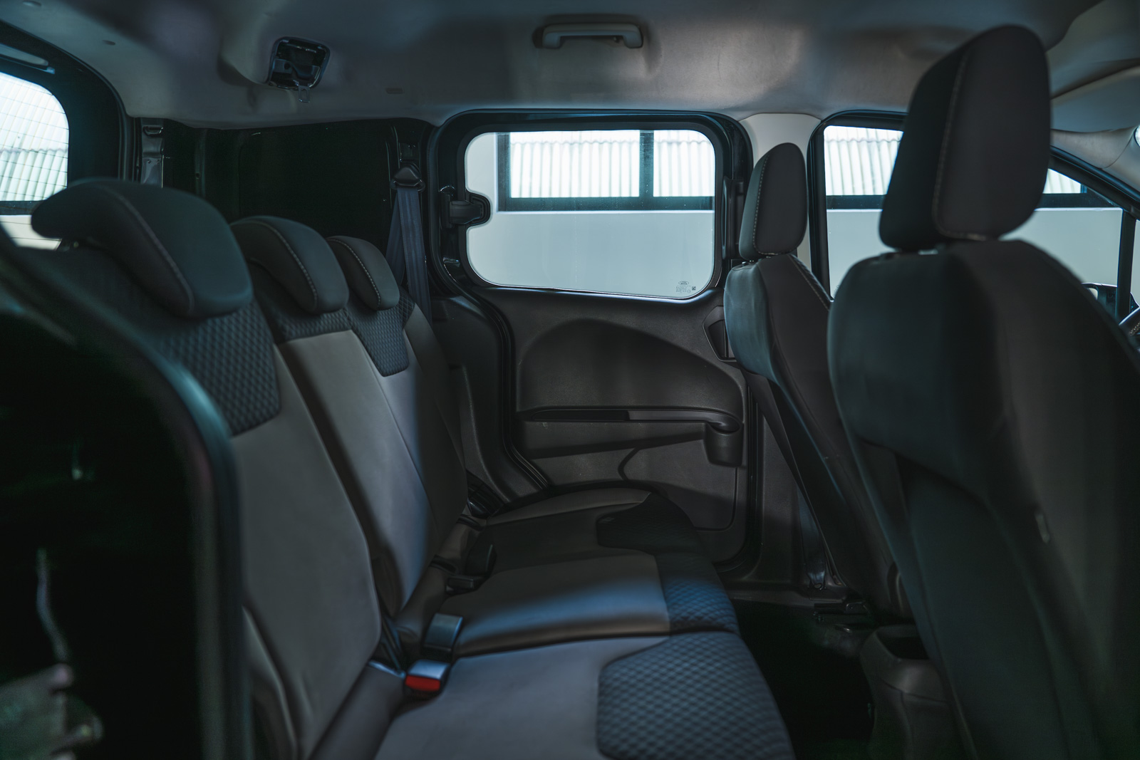 Vehicle gallery image 17