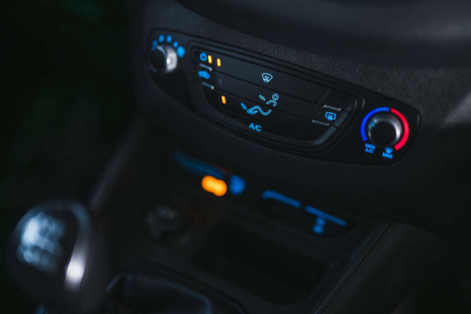 Vehicle gallery image 25