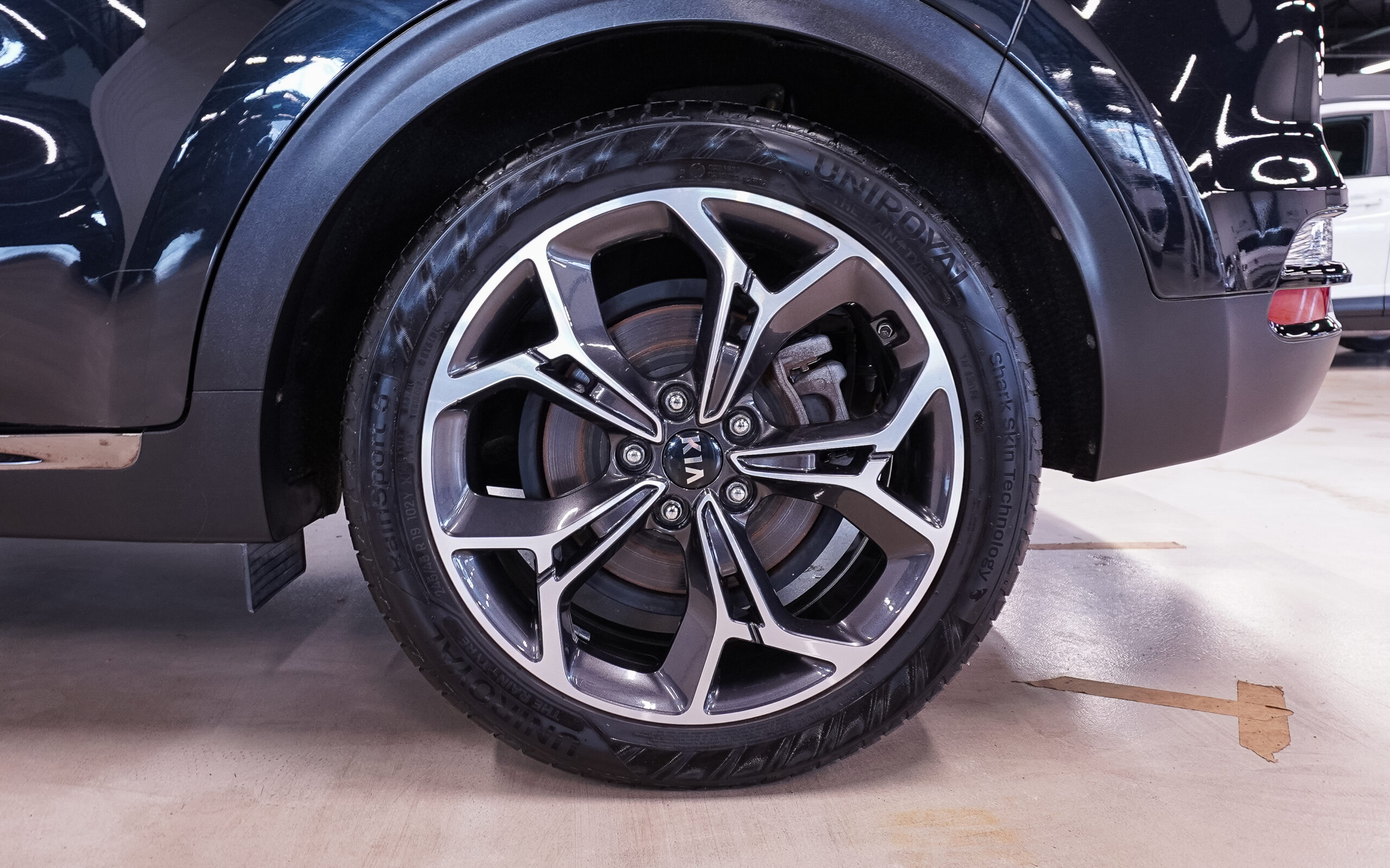 Vehicle gallery image 9