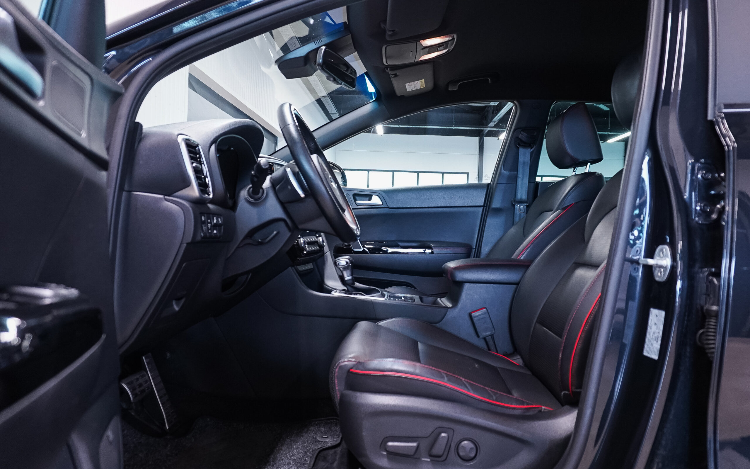 Vehicle gallery image 11