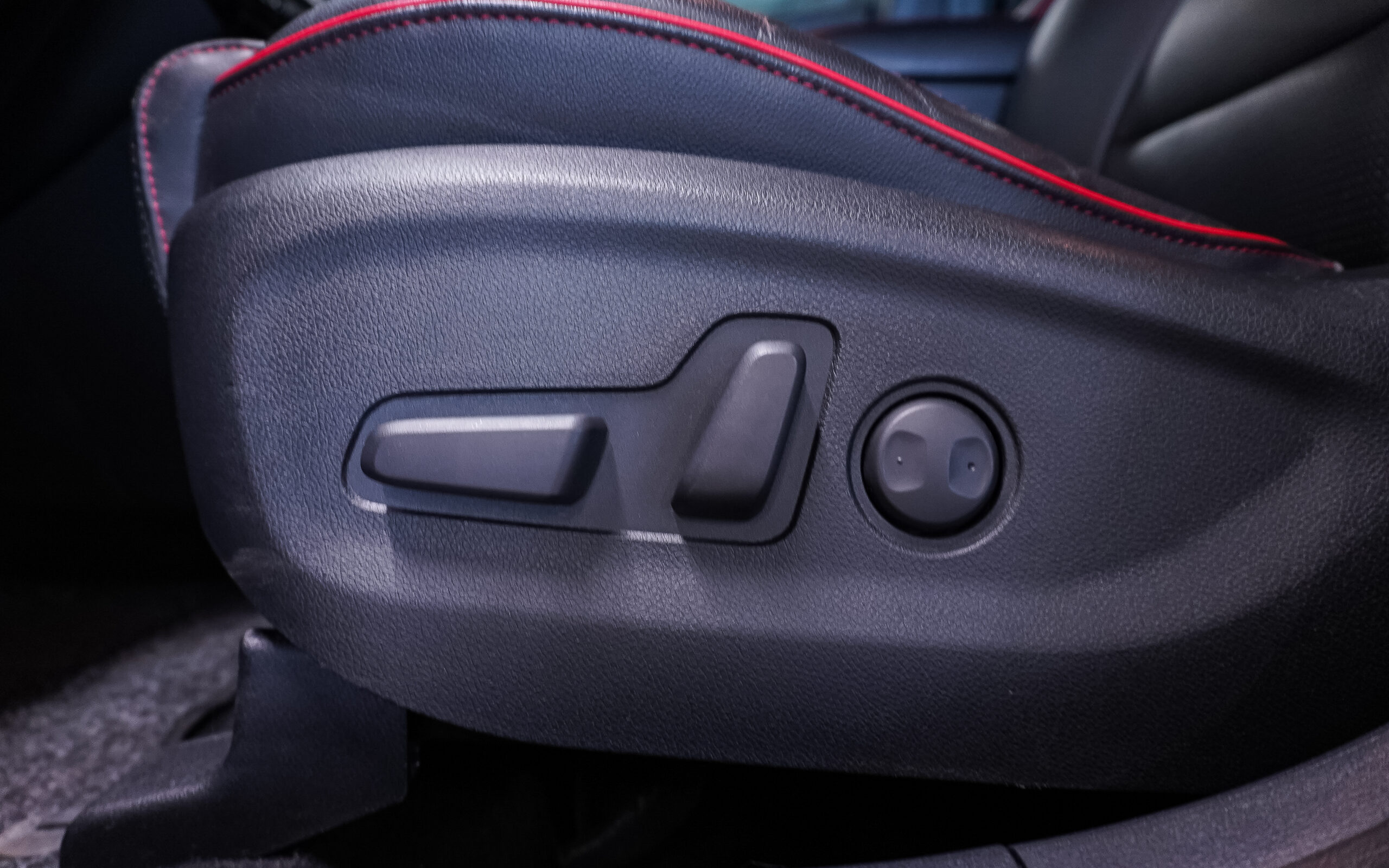 Vehicle gallery image 12