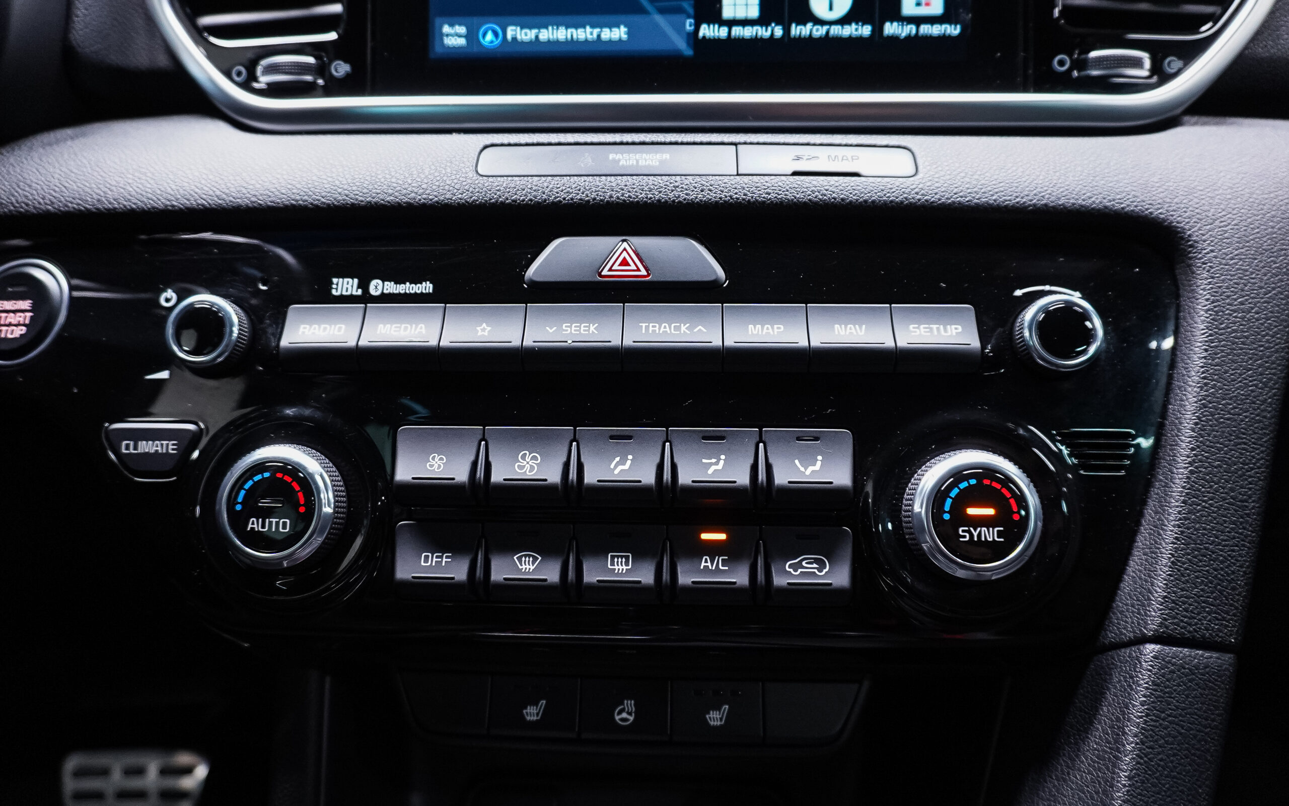 Vehicle gallery image 23