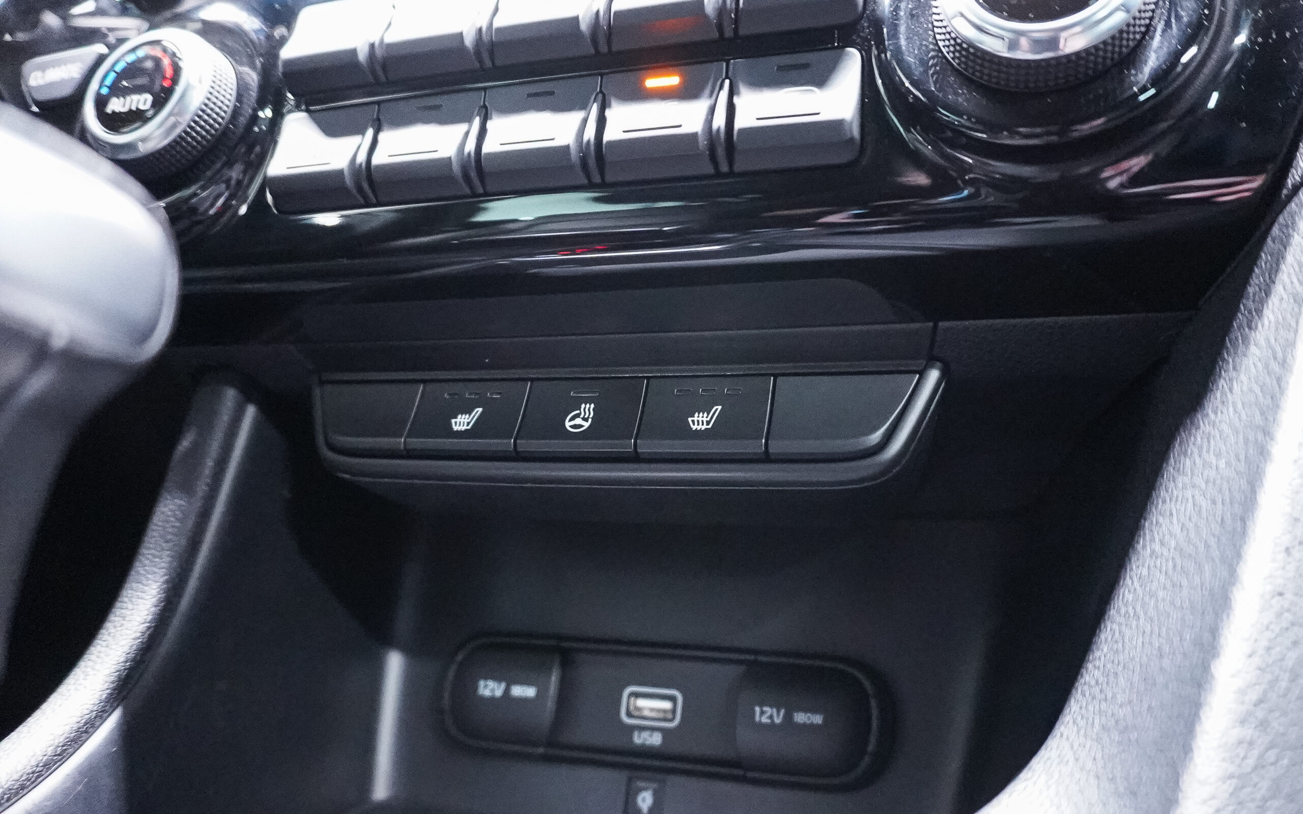 Vehicle gallery image 24