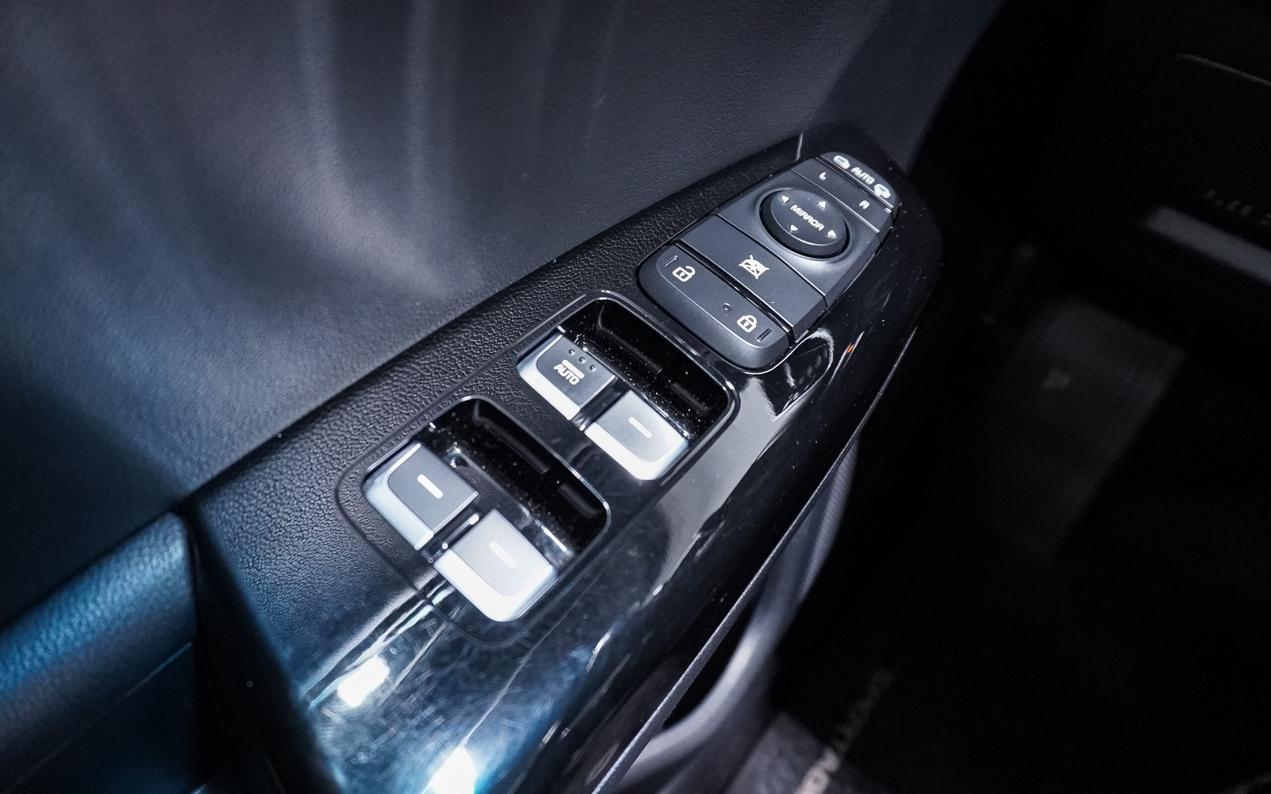 Vehicle gallery image 28