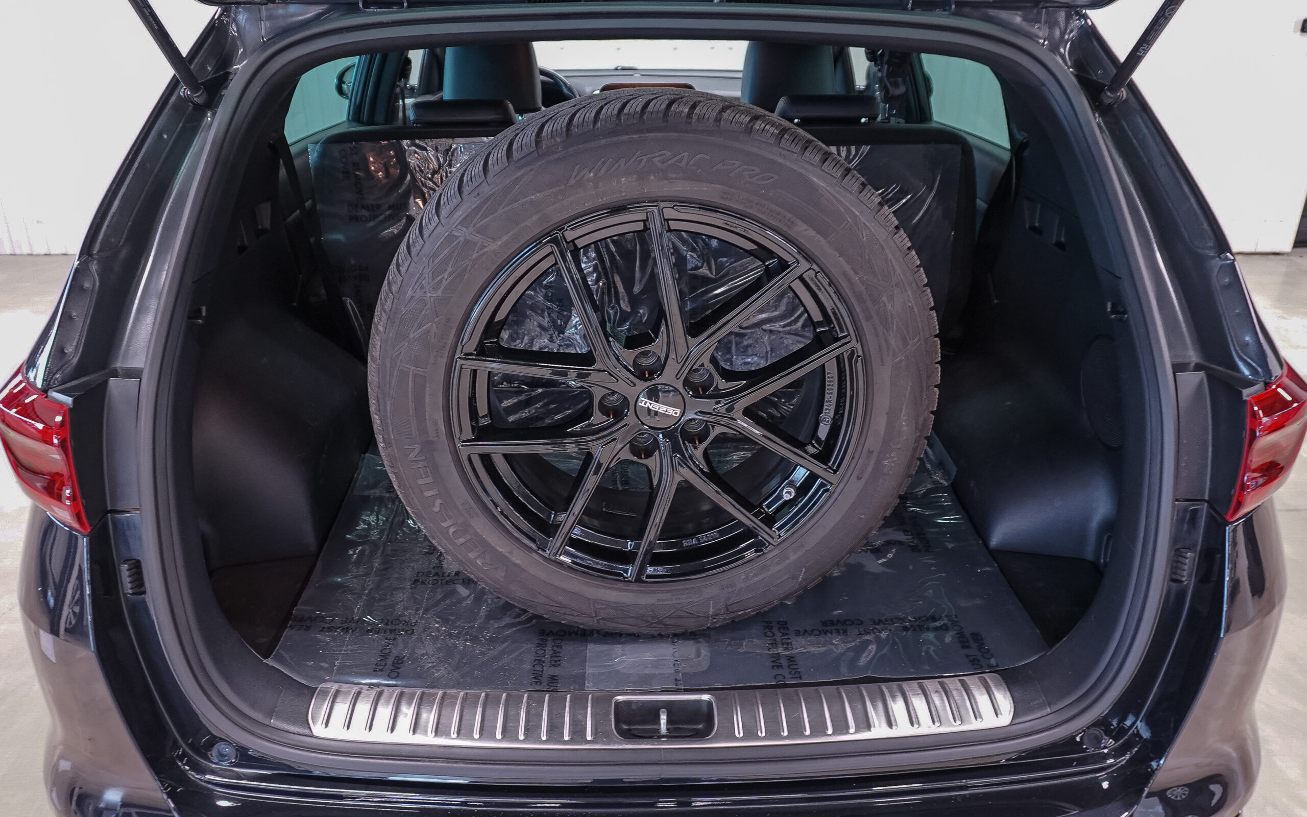 Vehicle gallery image 8
