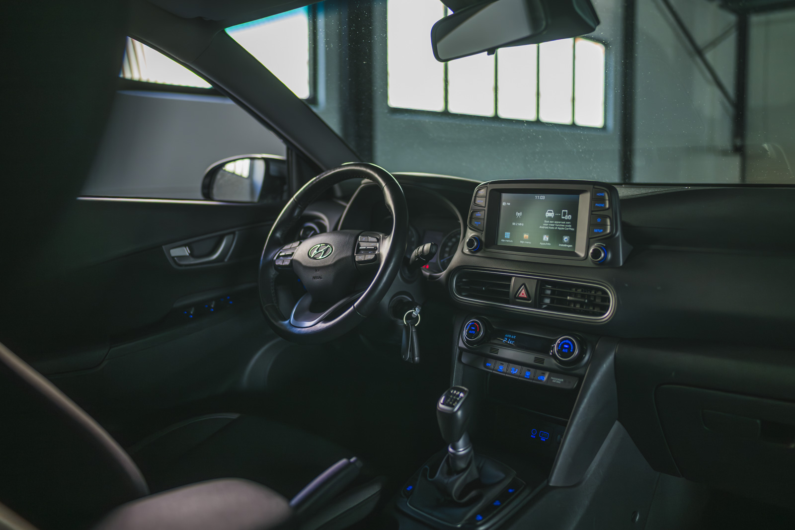 Vehicle gallery image 12