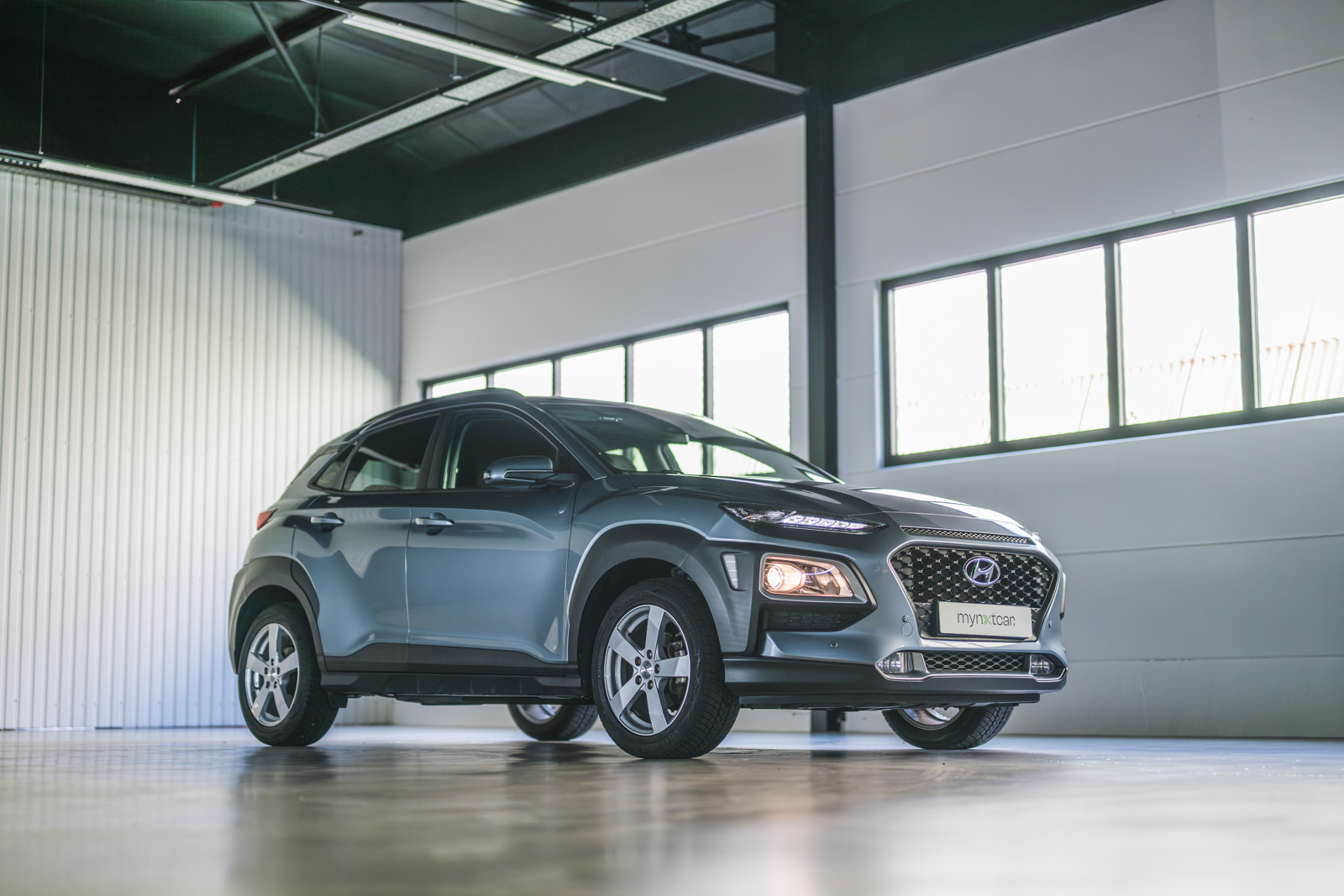 Vehicle gallery image 2