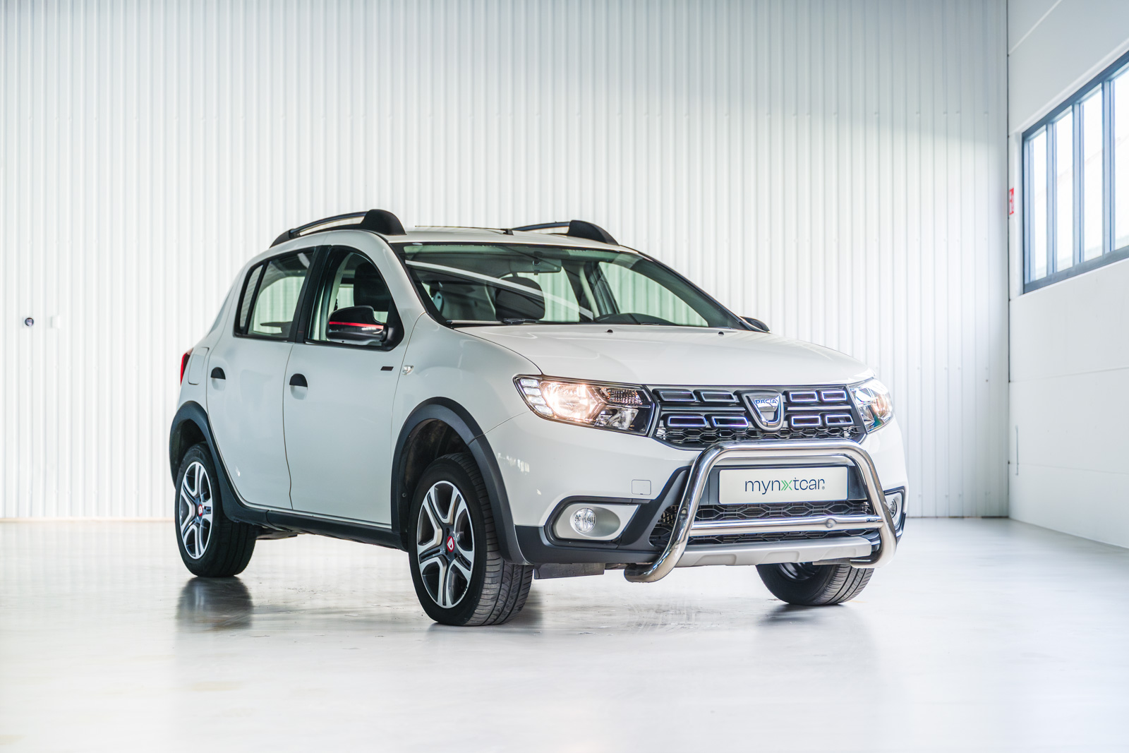 Vehicle gallery image 1