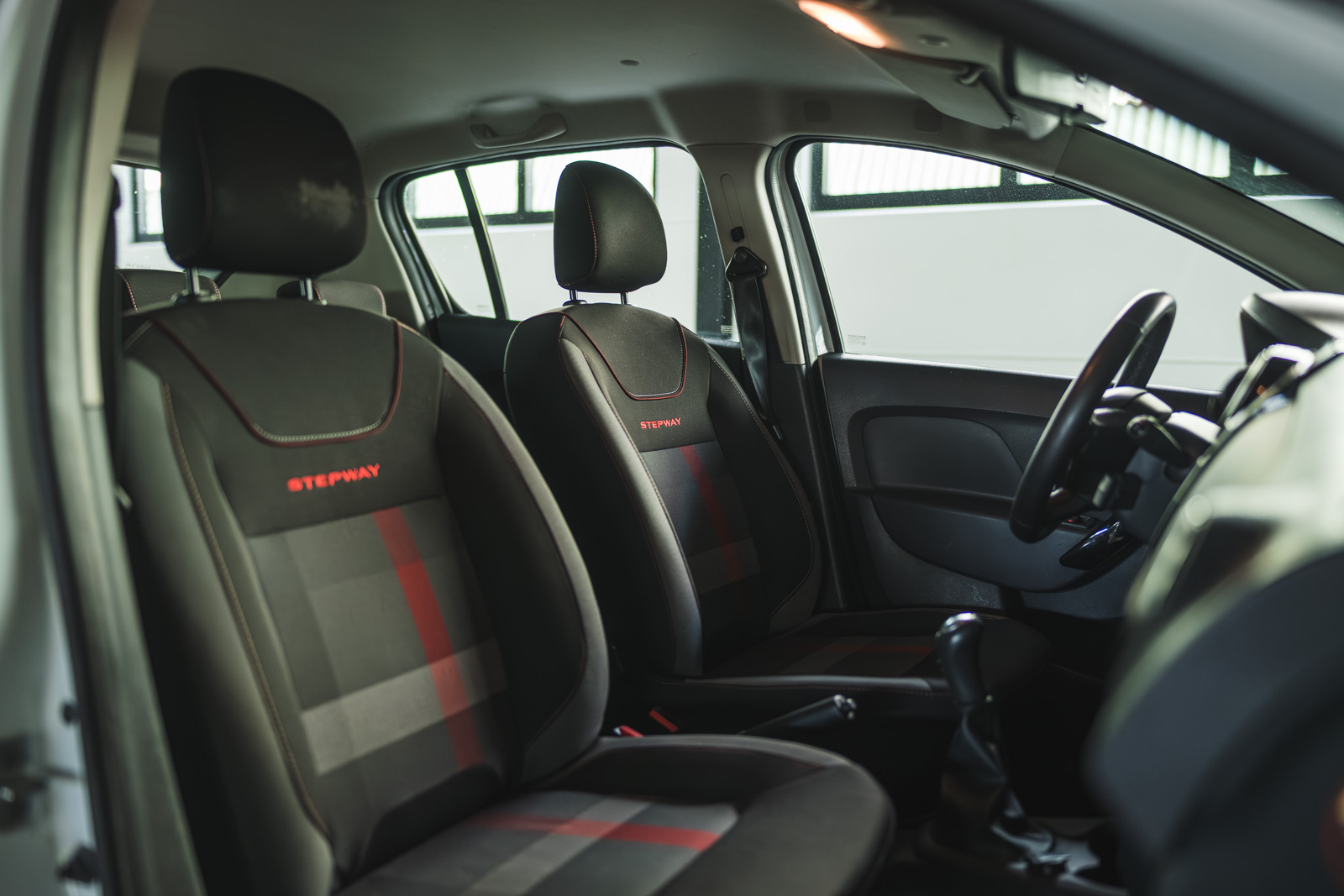 Vehicle gallery image 17