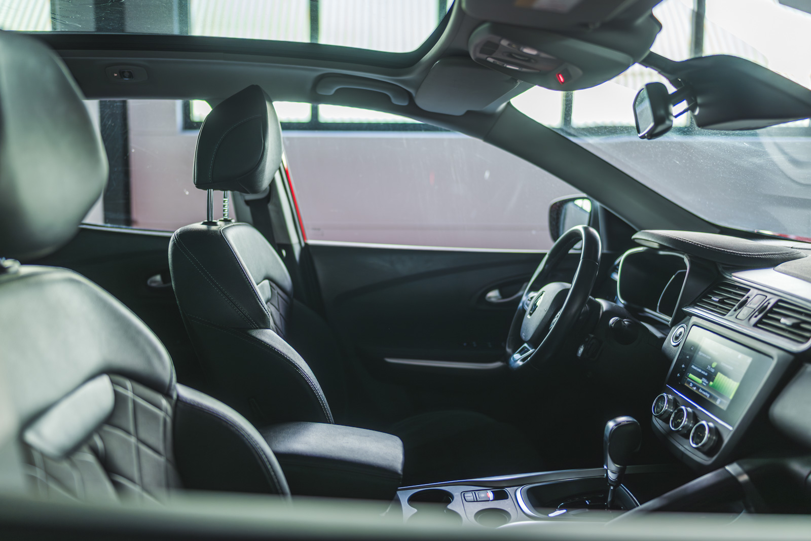 Vehicle gallery image 12