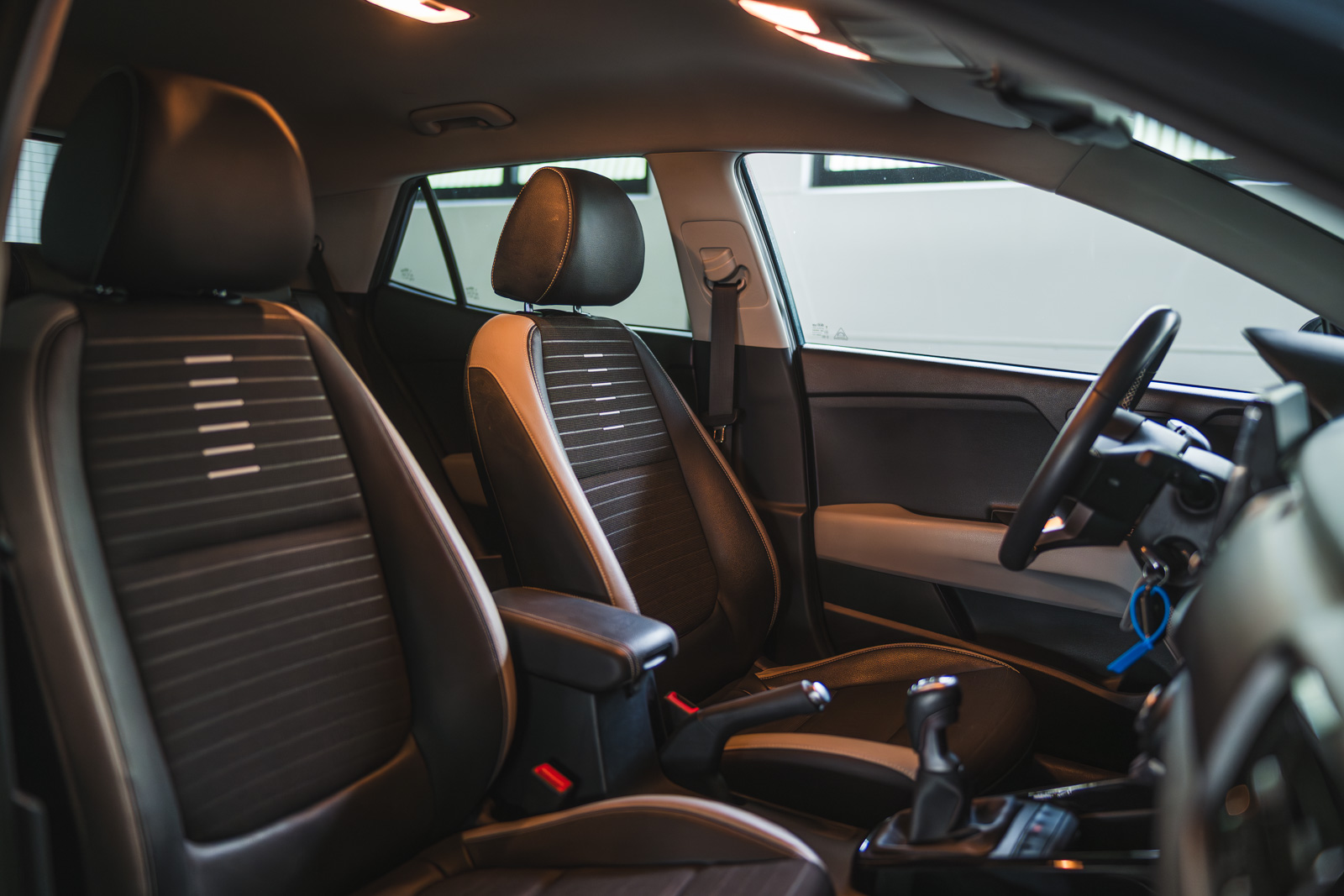 Vehicle gallery image 15