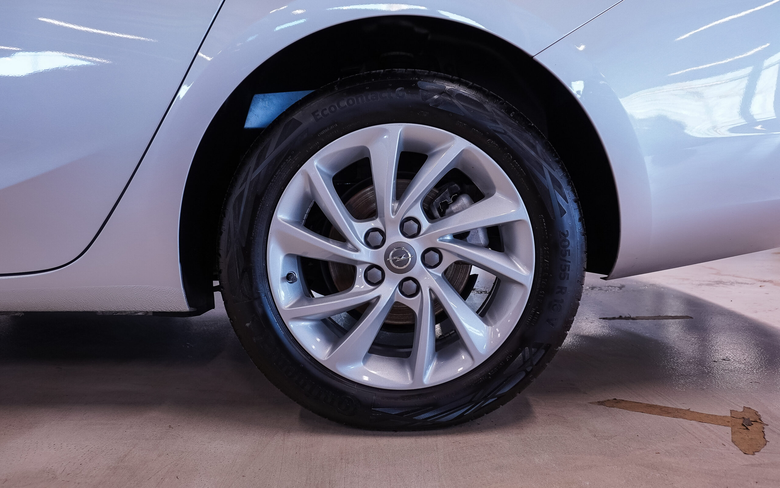 Vehicle gallery image 6