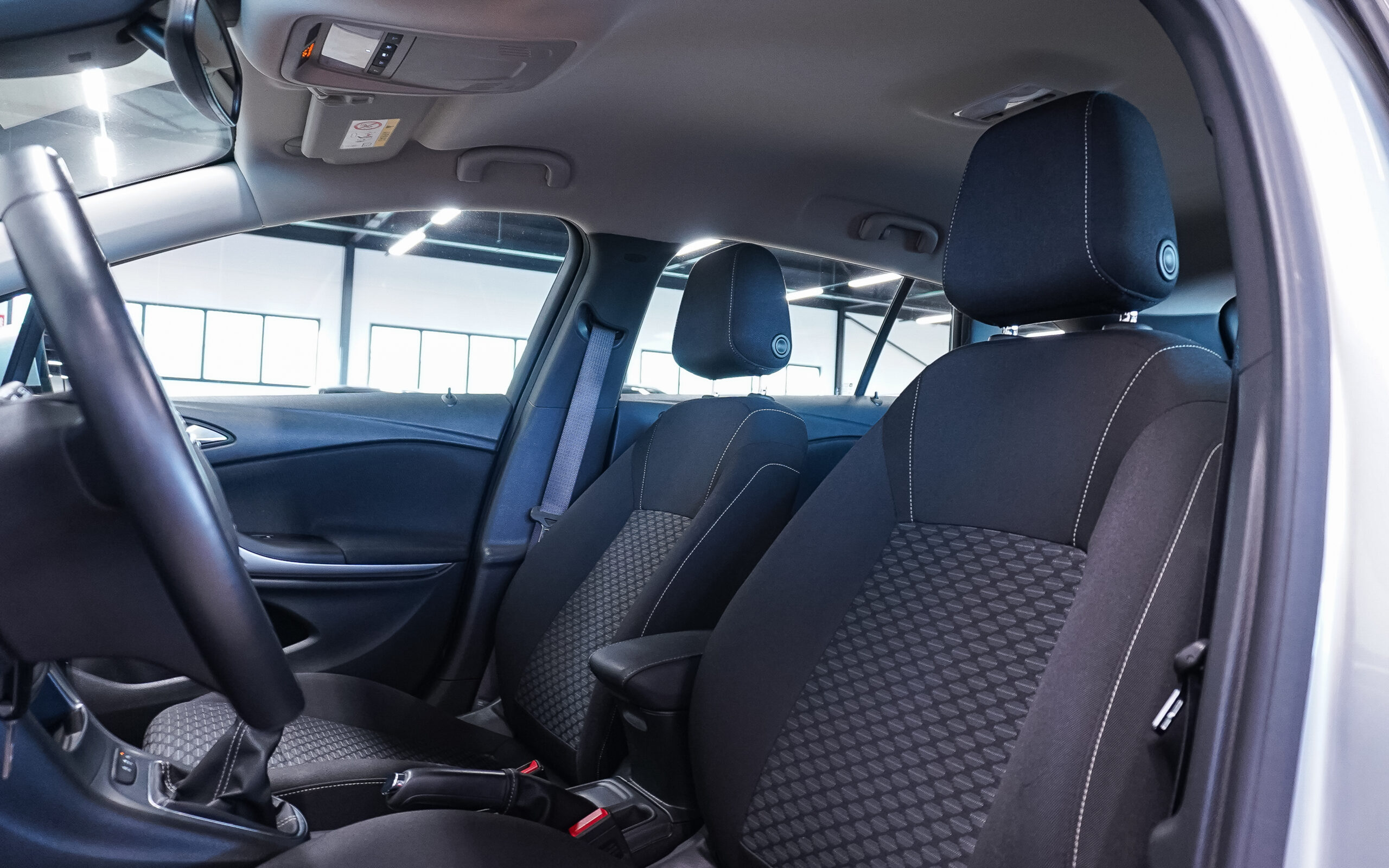 Vehicle gallery image 8