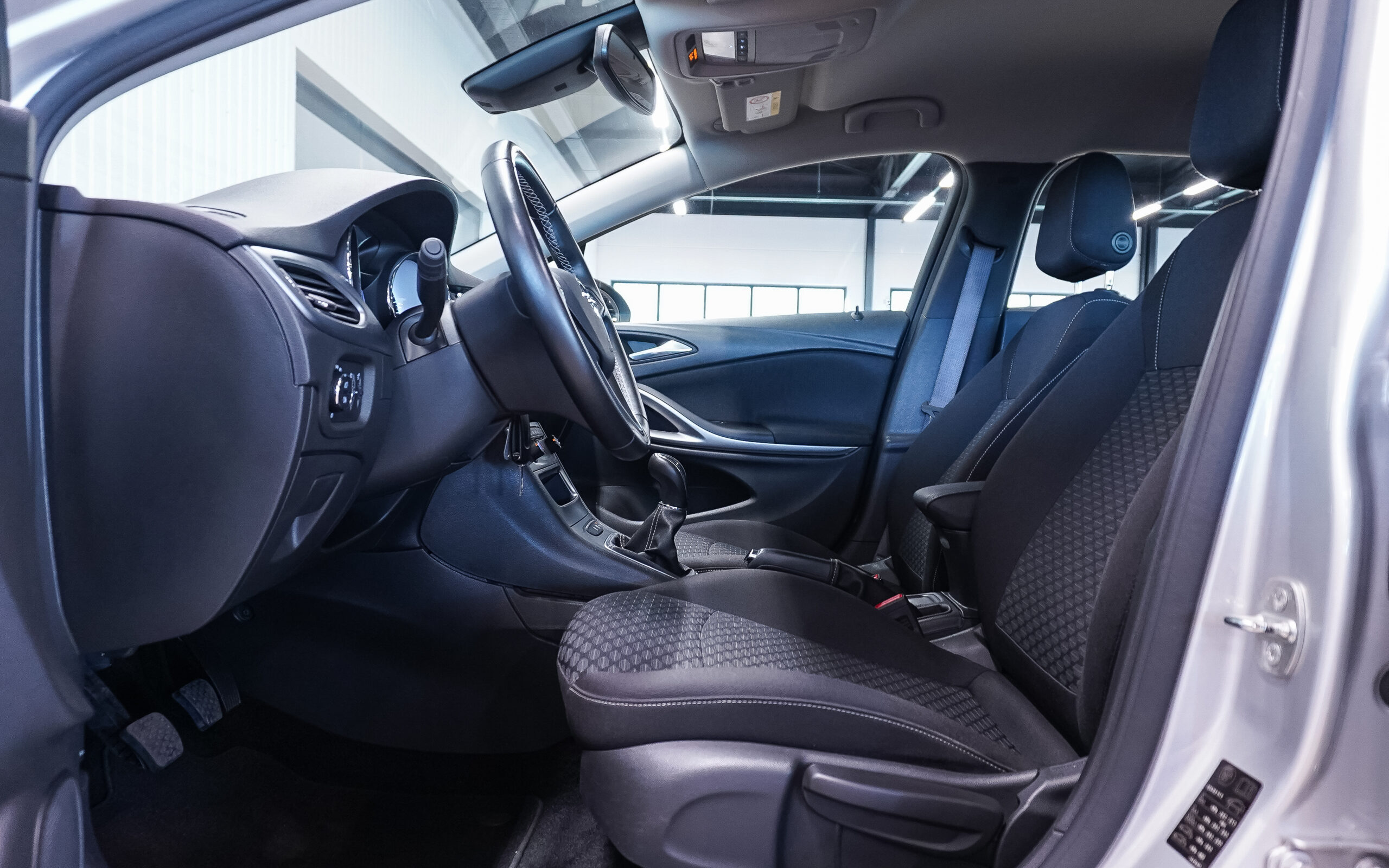 Vehicle gallery image 9