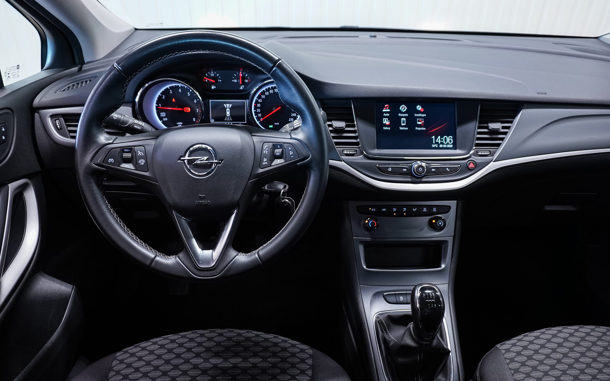 Vehicle gallery image 11