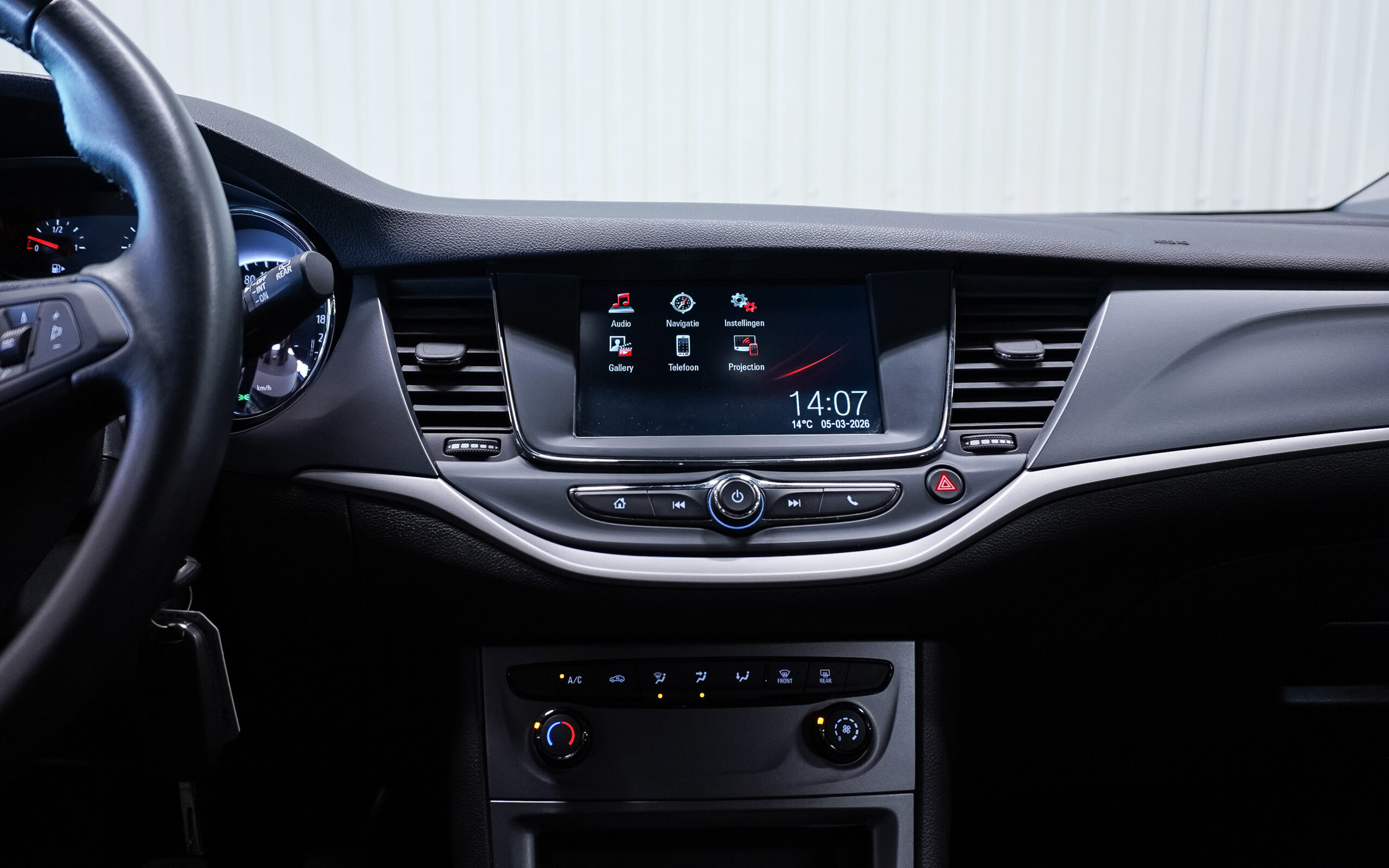 Vehicle gallery image 13