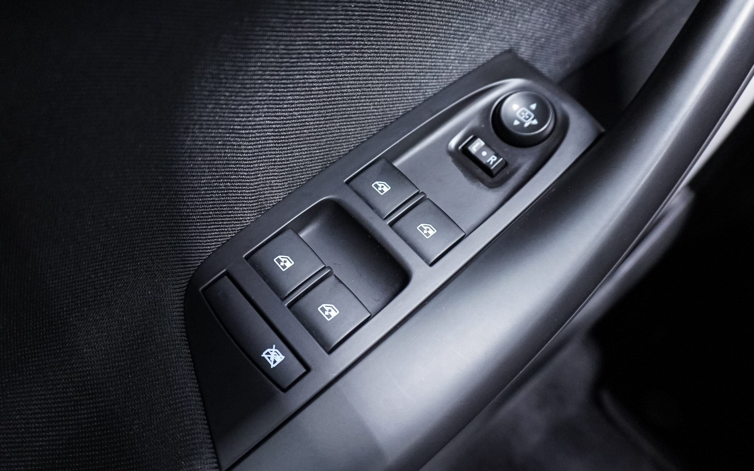 Vehicle gallery image 25