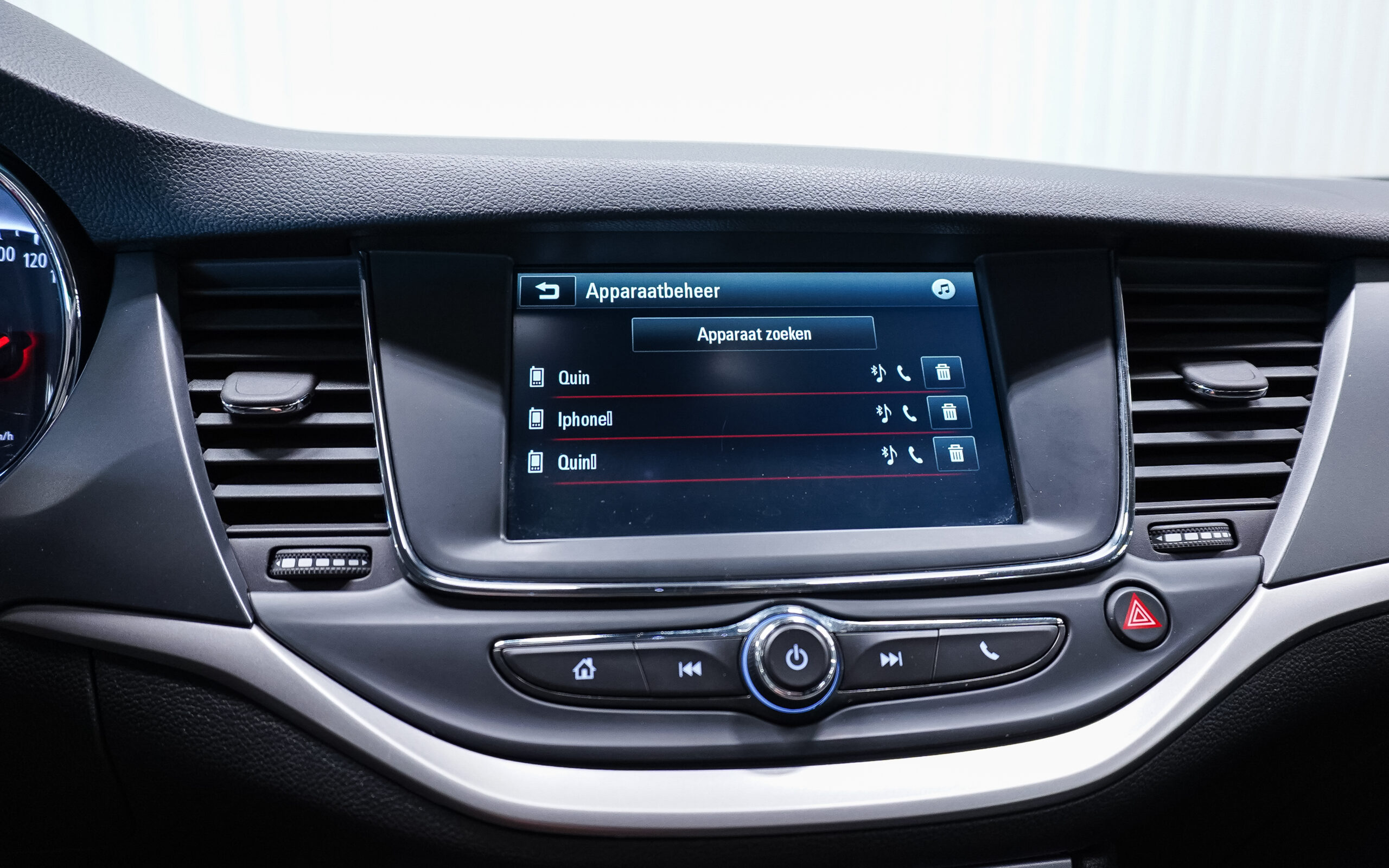 Vehicle gallery image 17