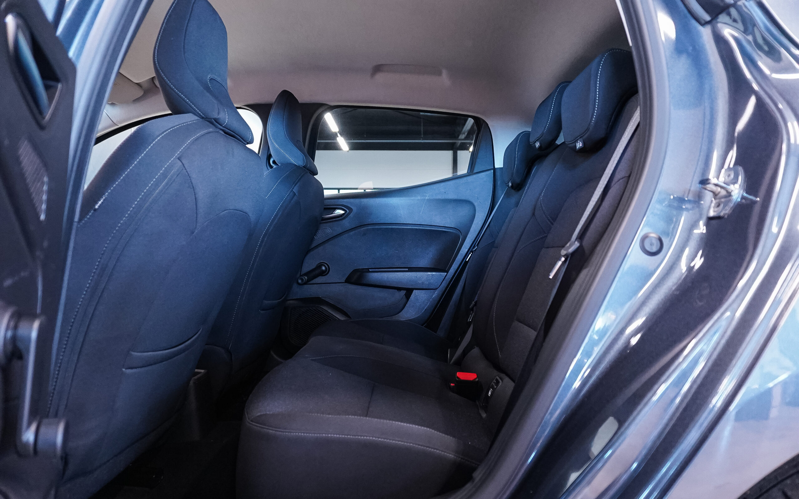 Vehicle gallery image 10