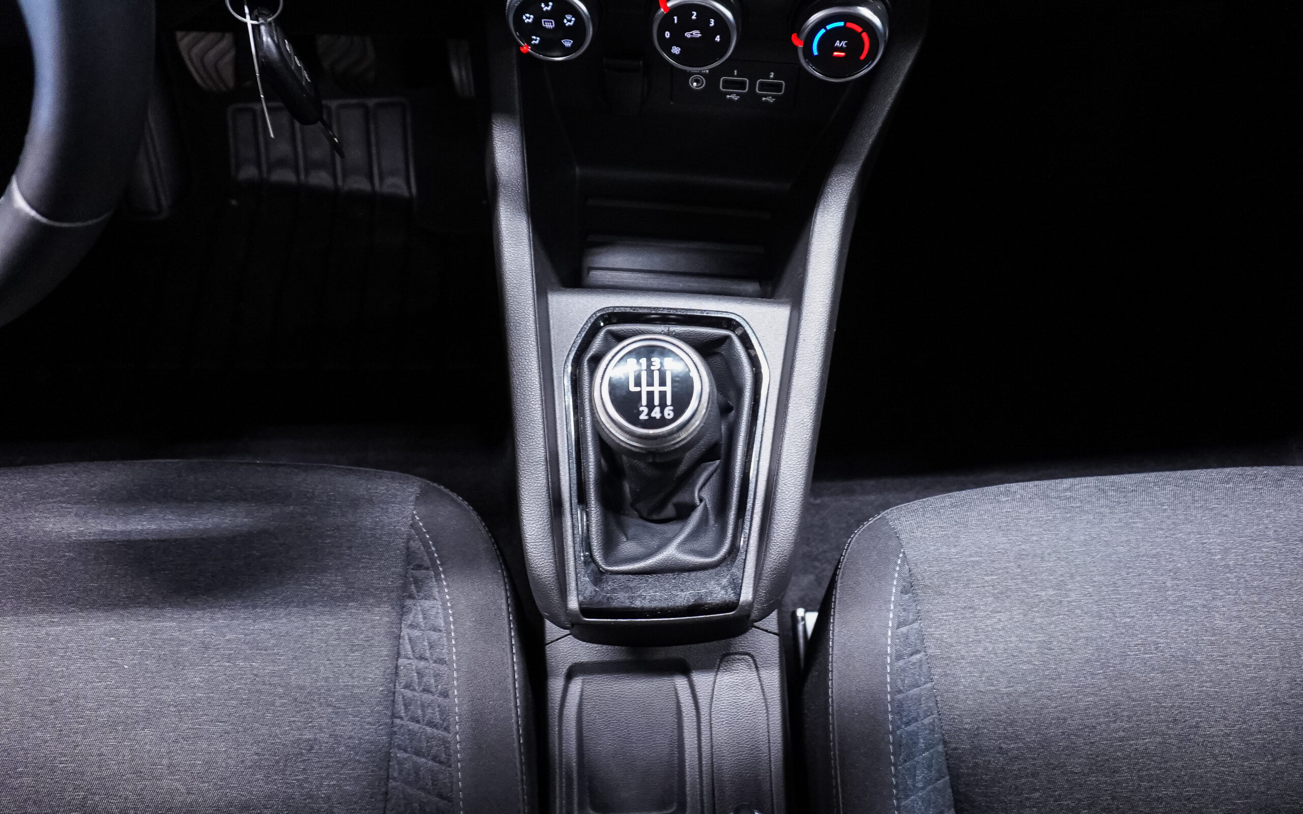 Vehicle gallery image 22
