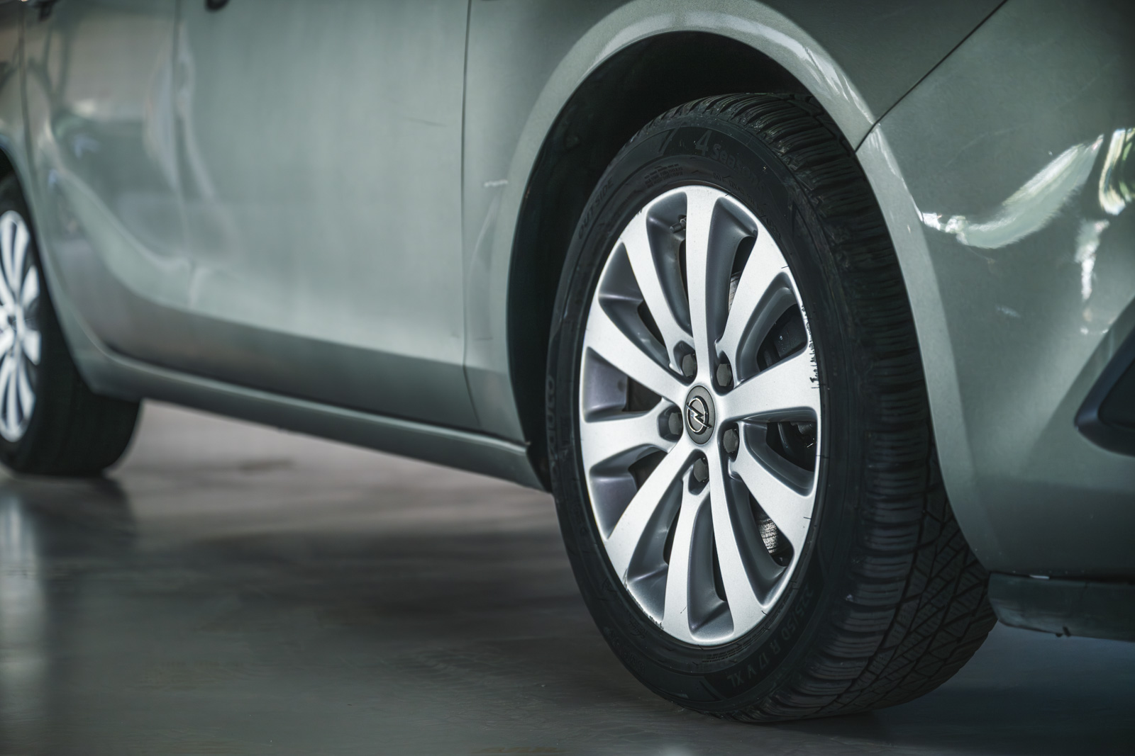 Vehicle gallery image 9