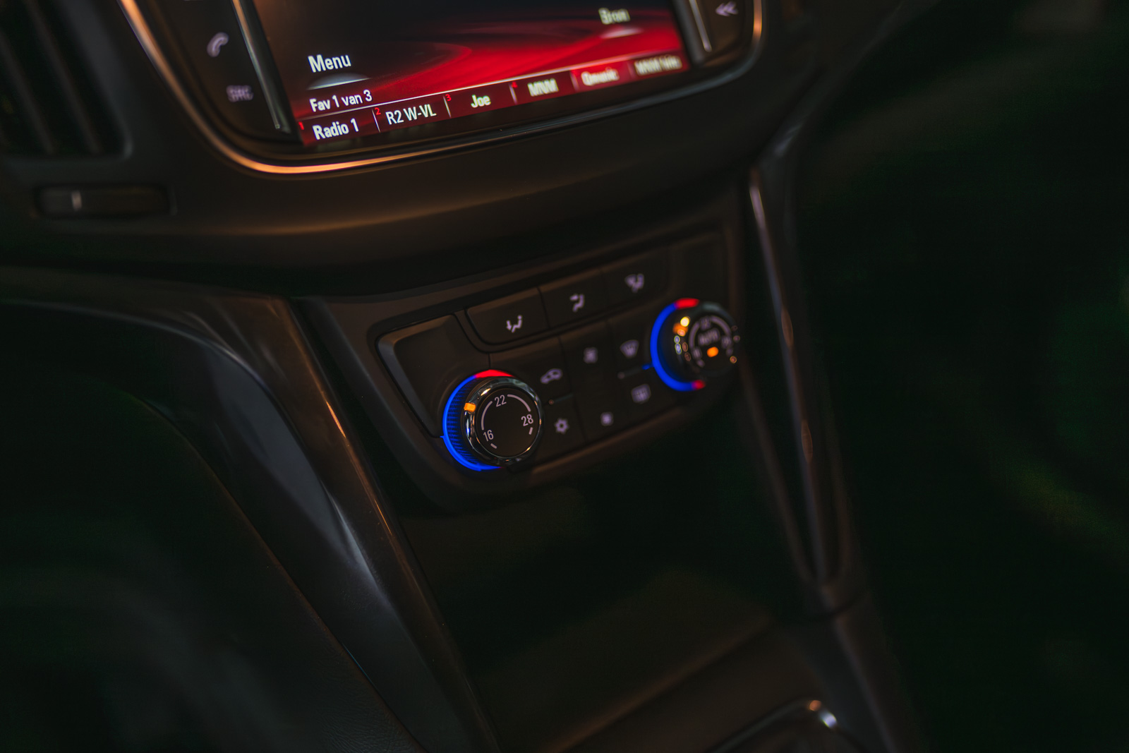 Vehicle gallery image 16