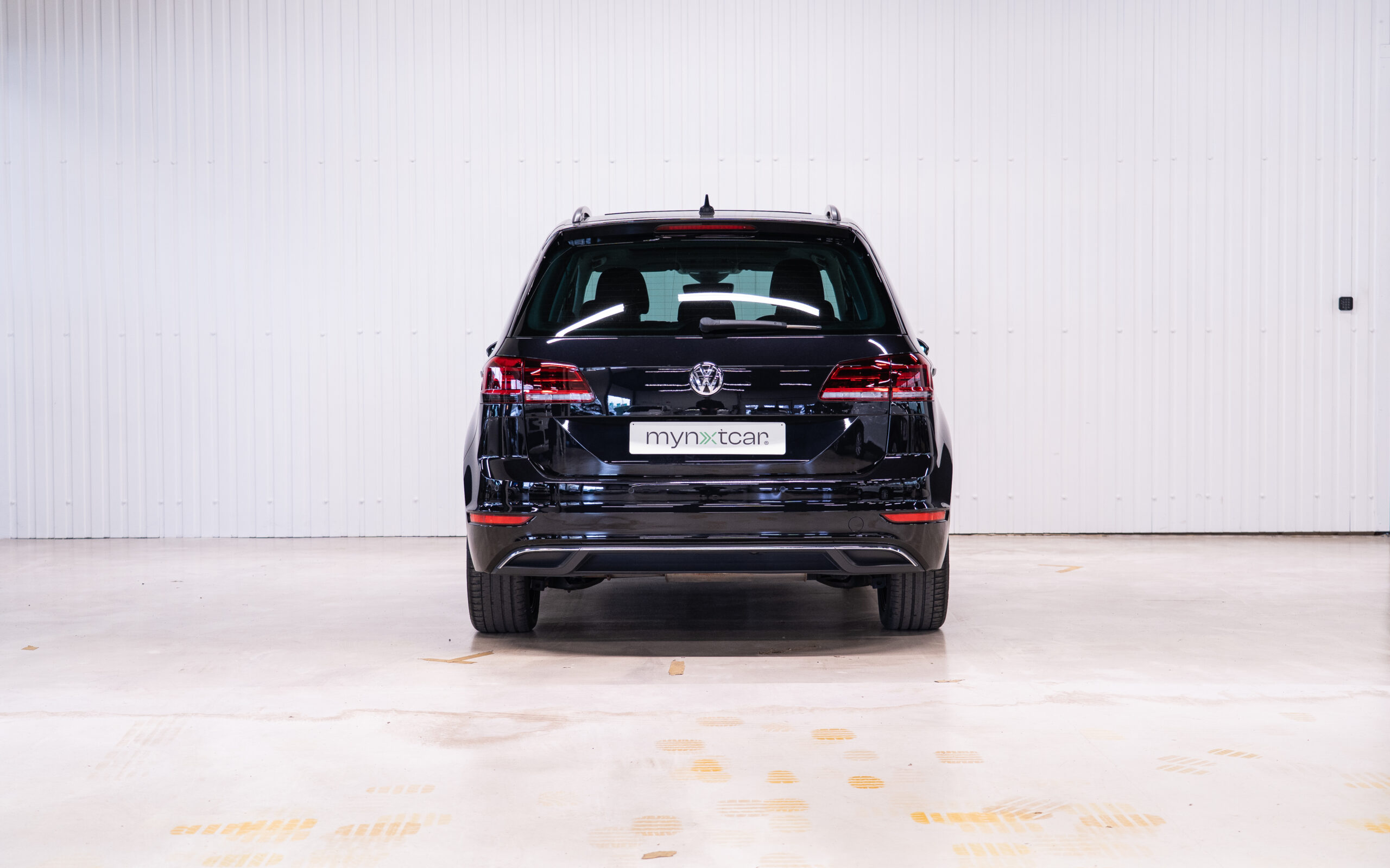 Vehicle gallery image 5