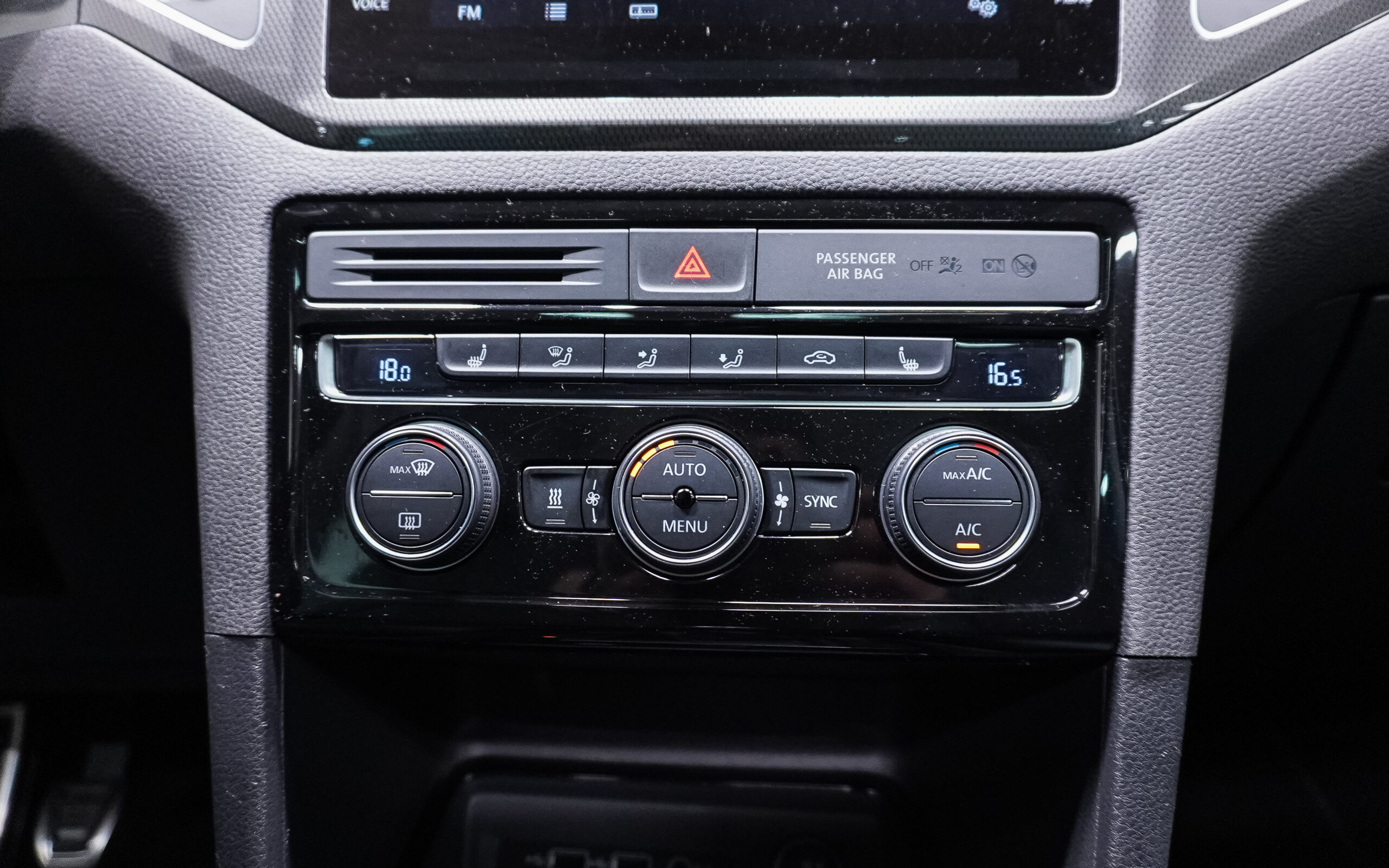 Vehicle gallery image 23