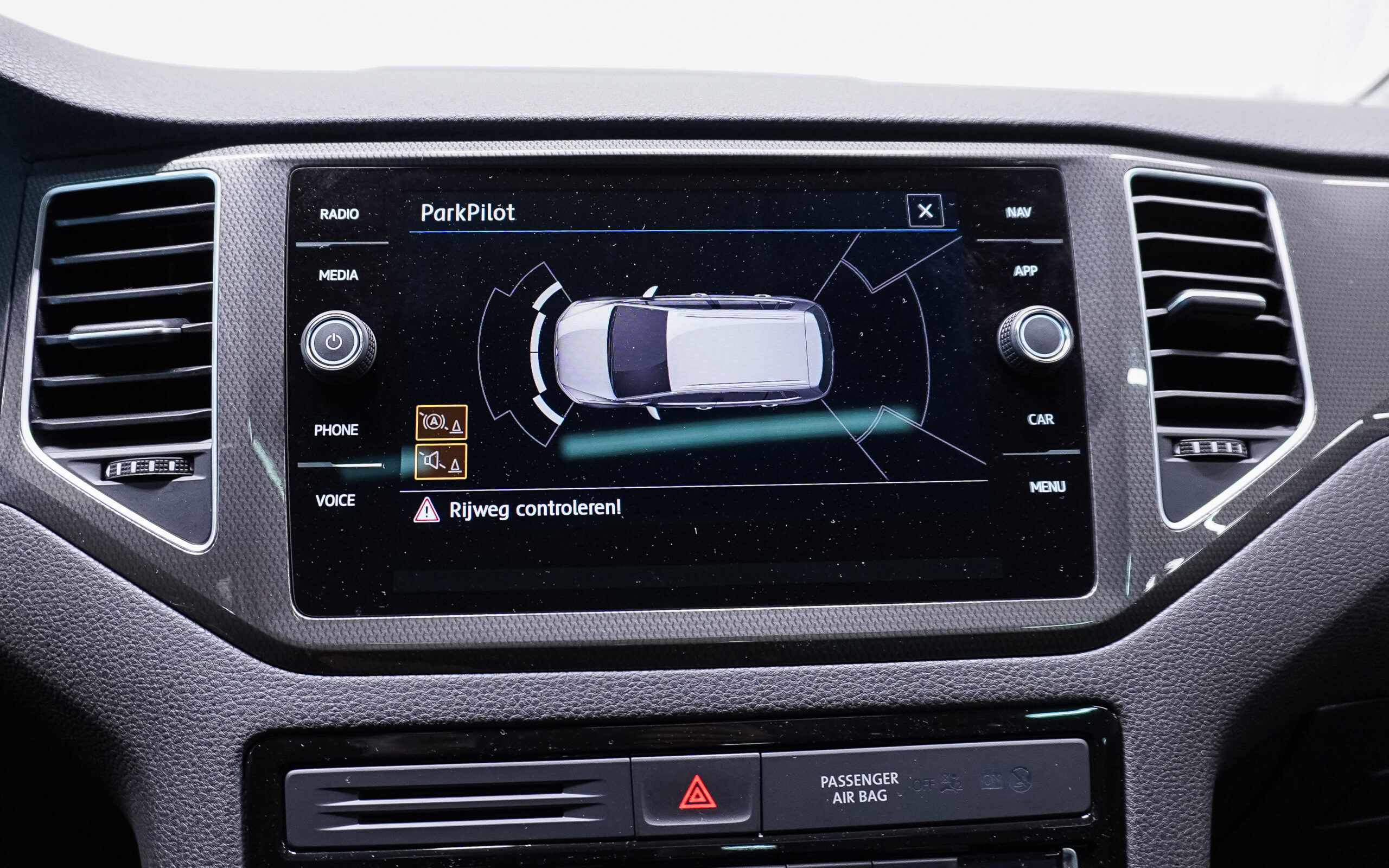 Vehicle gallery image 17