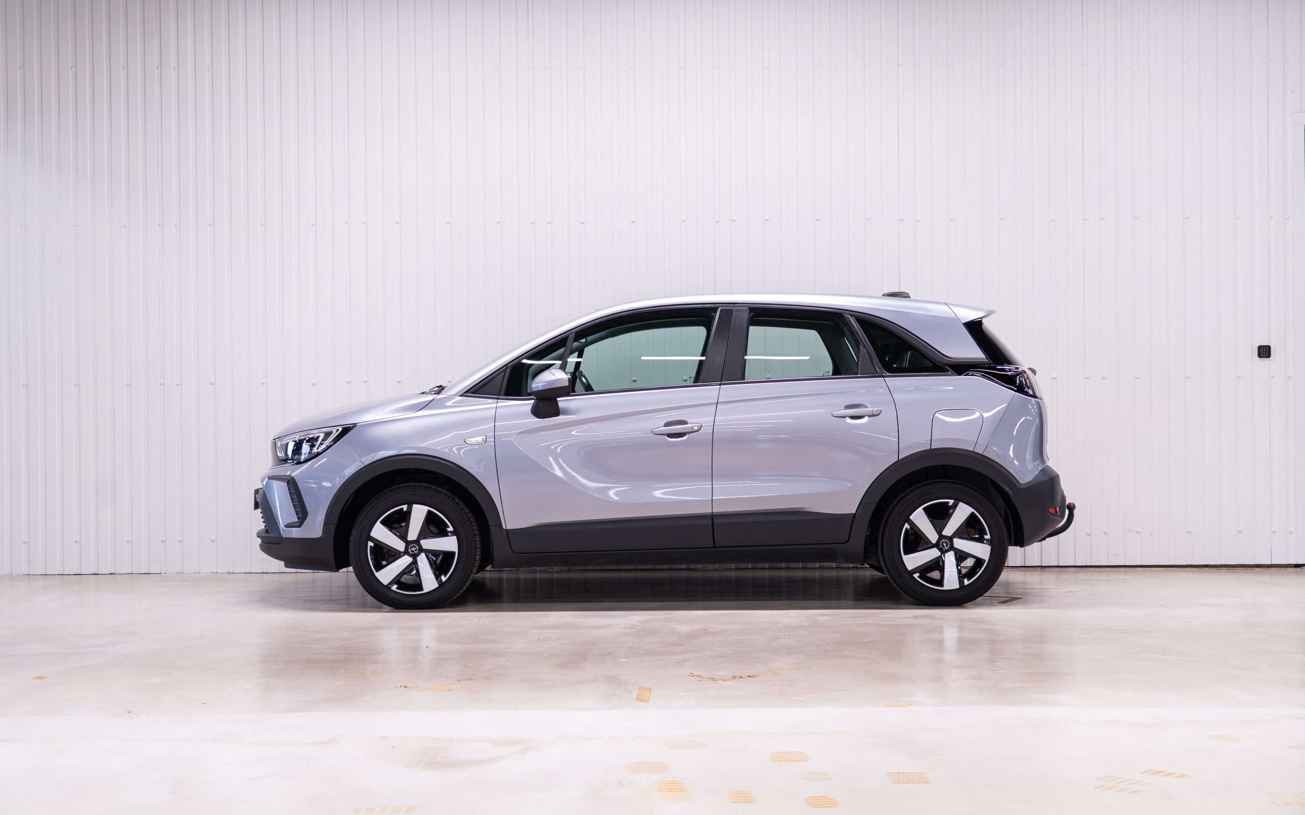 Vehicle gallery image 2