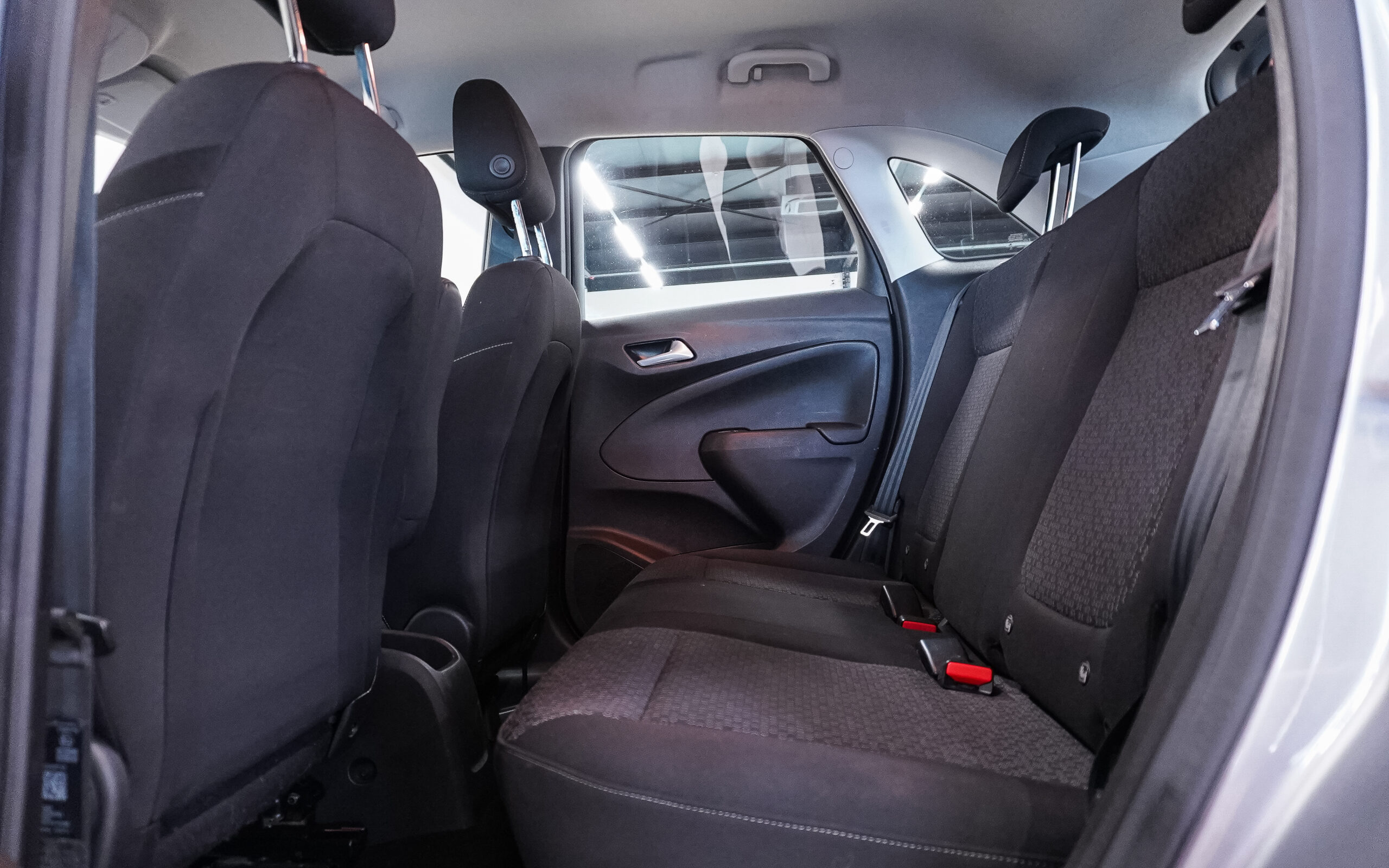 Vehicle gallery image 9