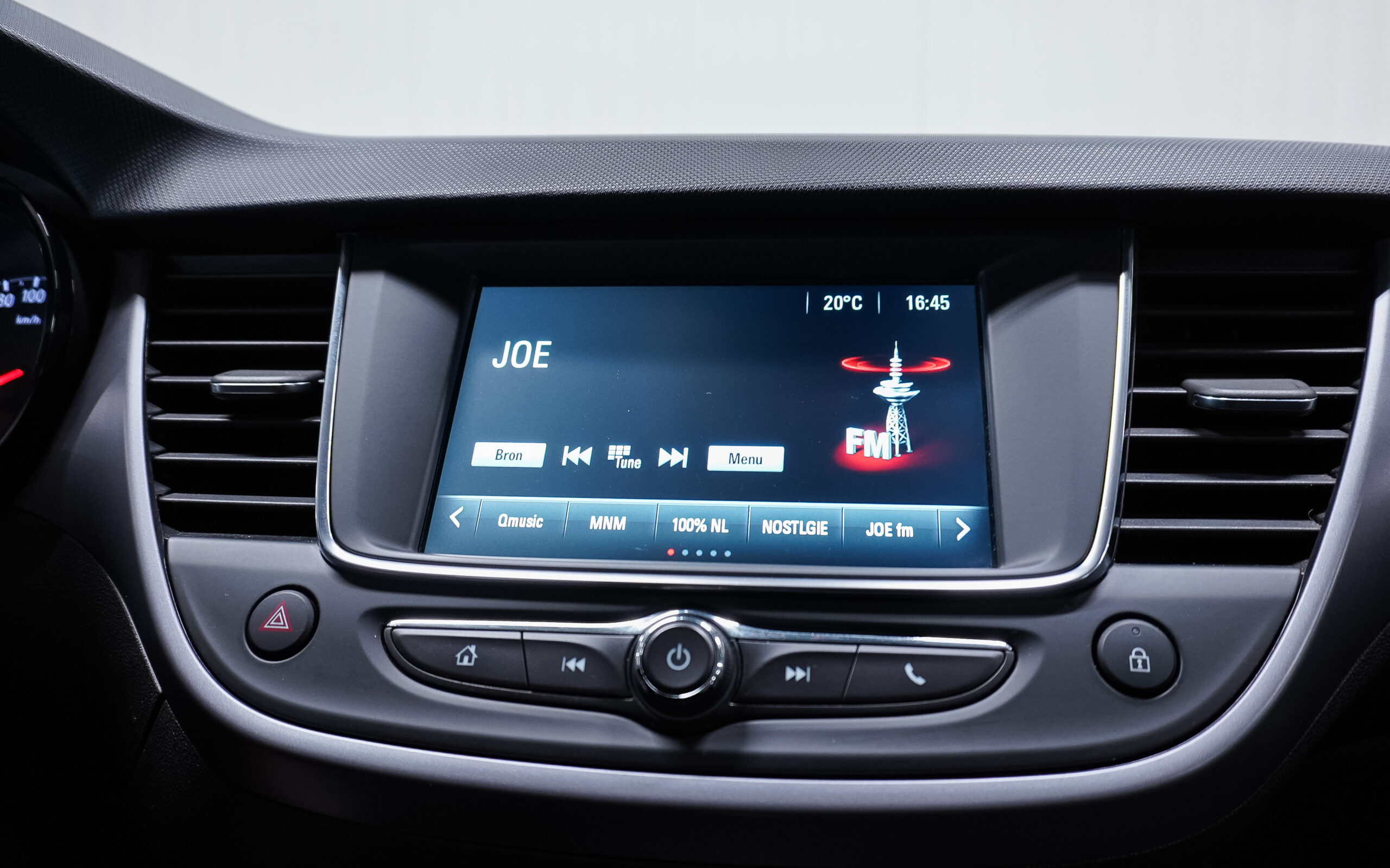 Vehicle gallery image 14