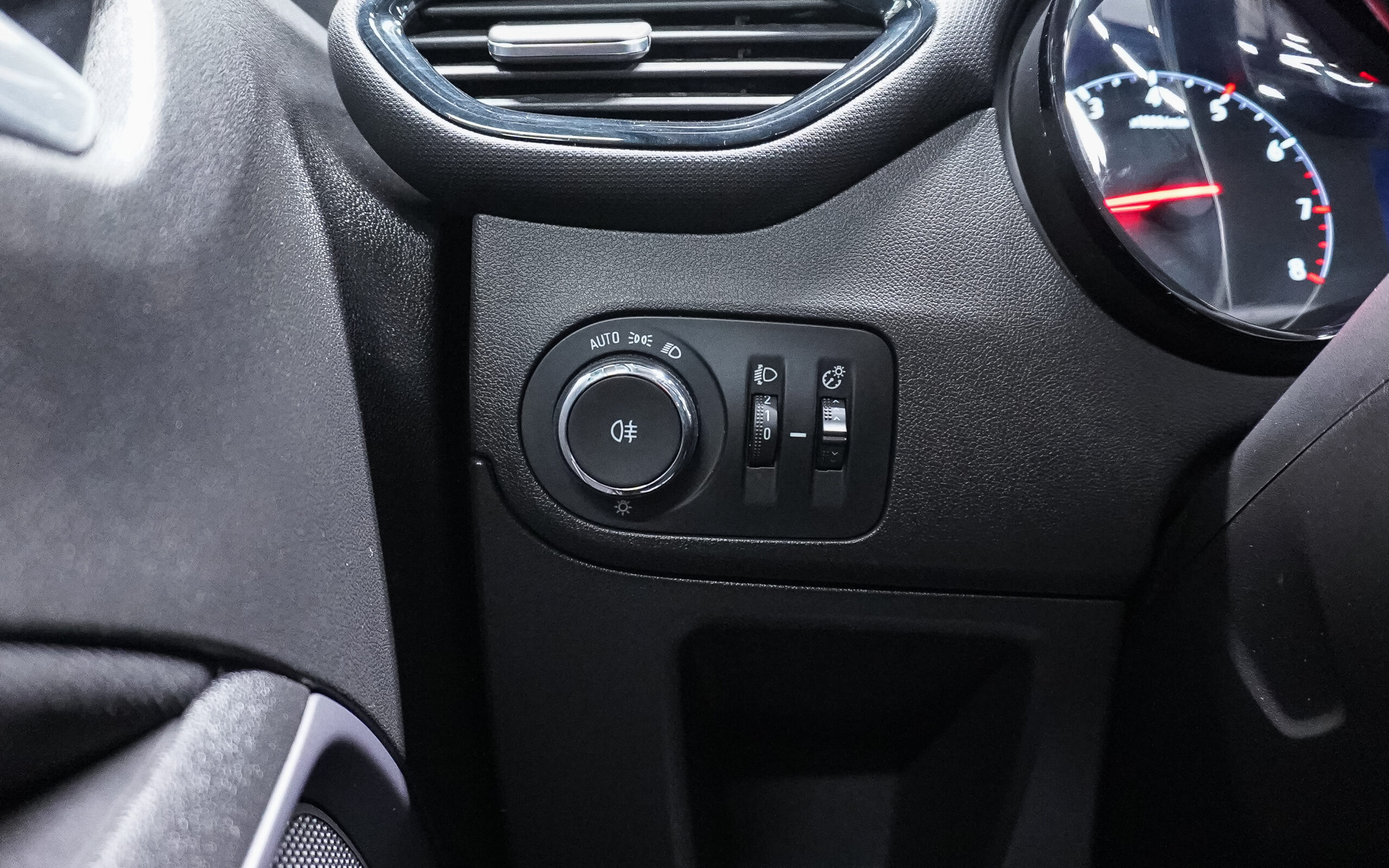 Vehicle gallery image 23