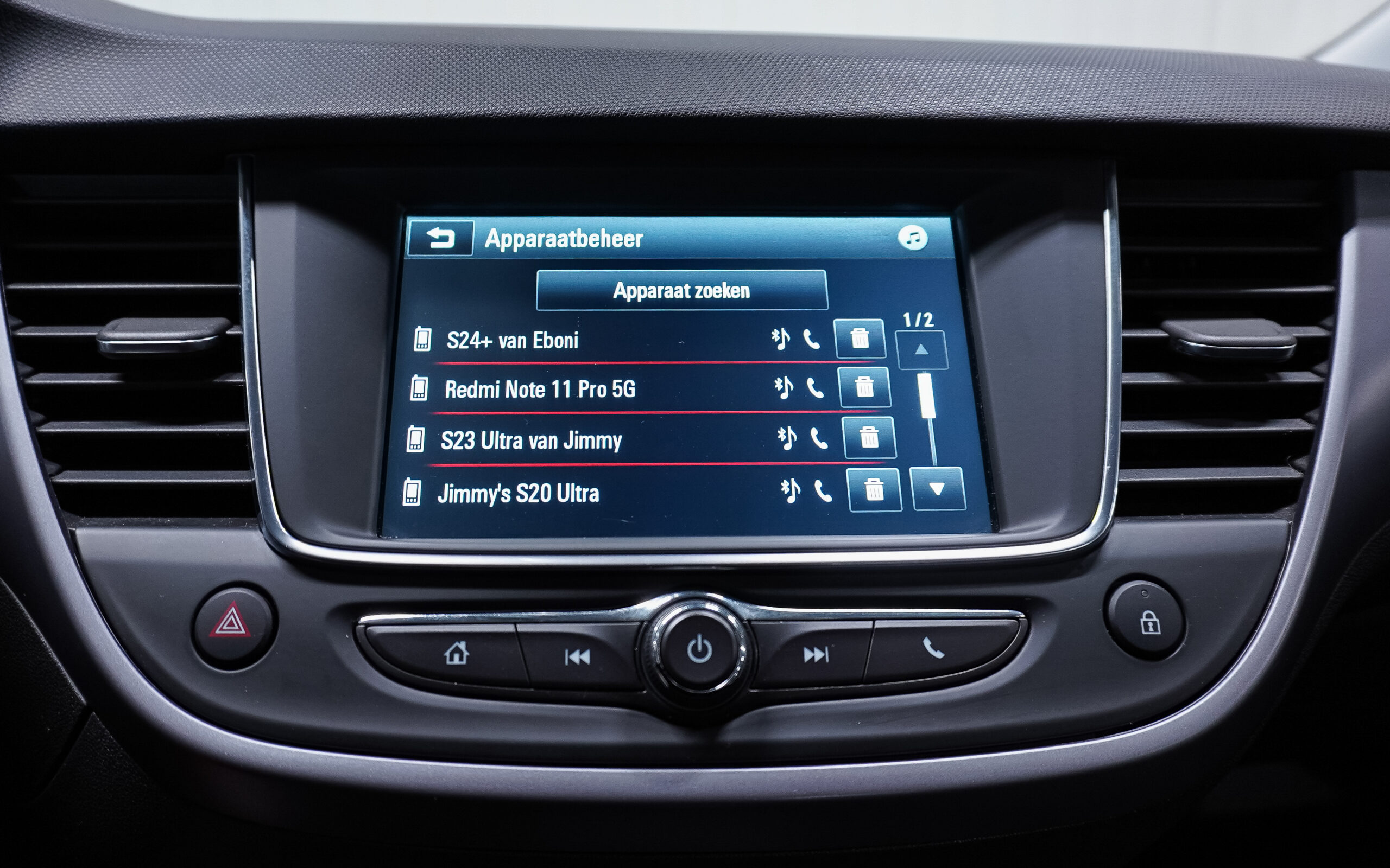 Vehicle gallery image 15