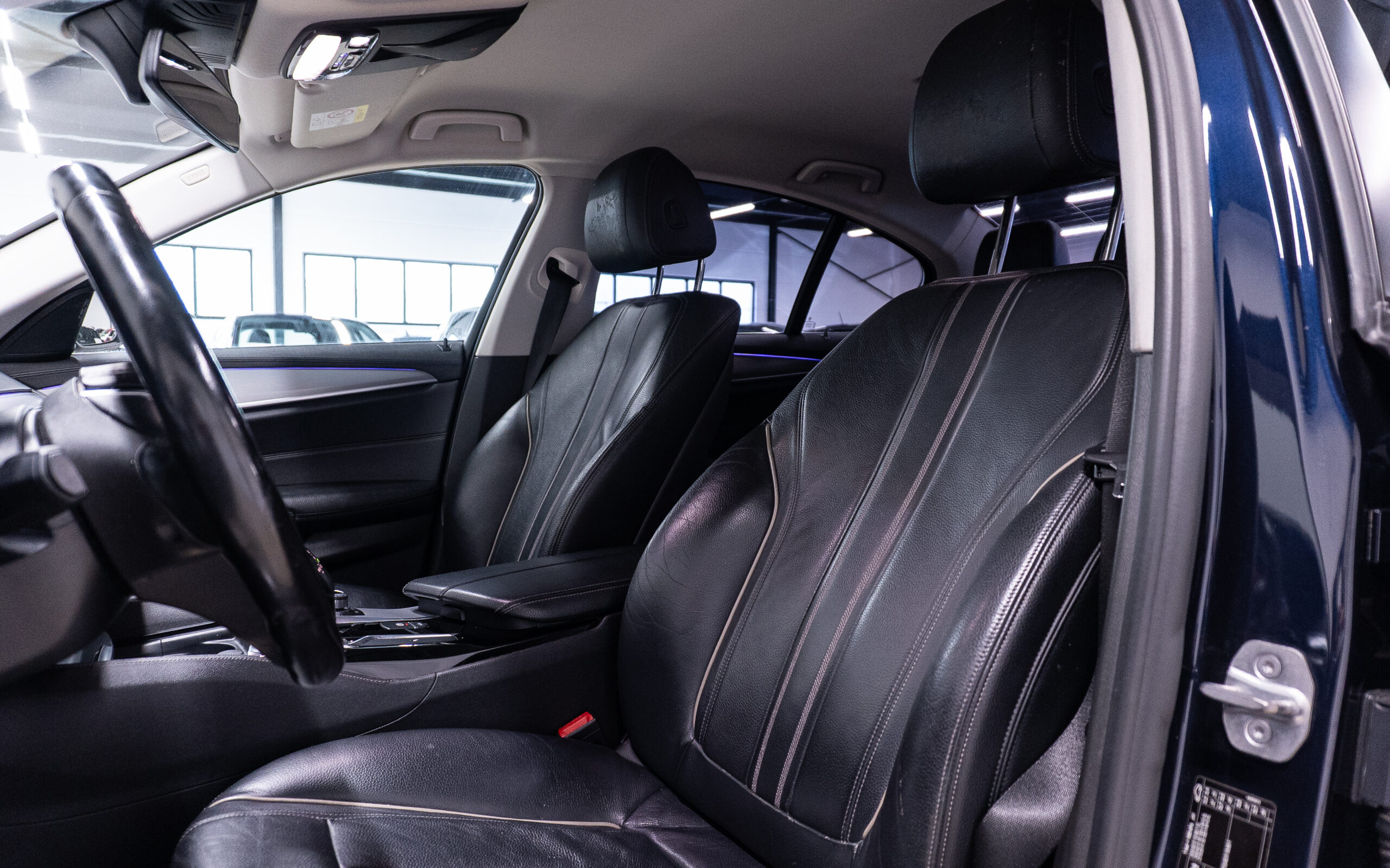 Vehicle gallery image 8