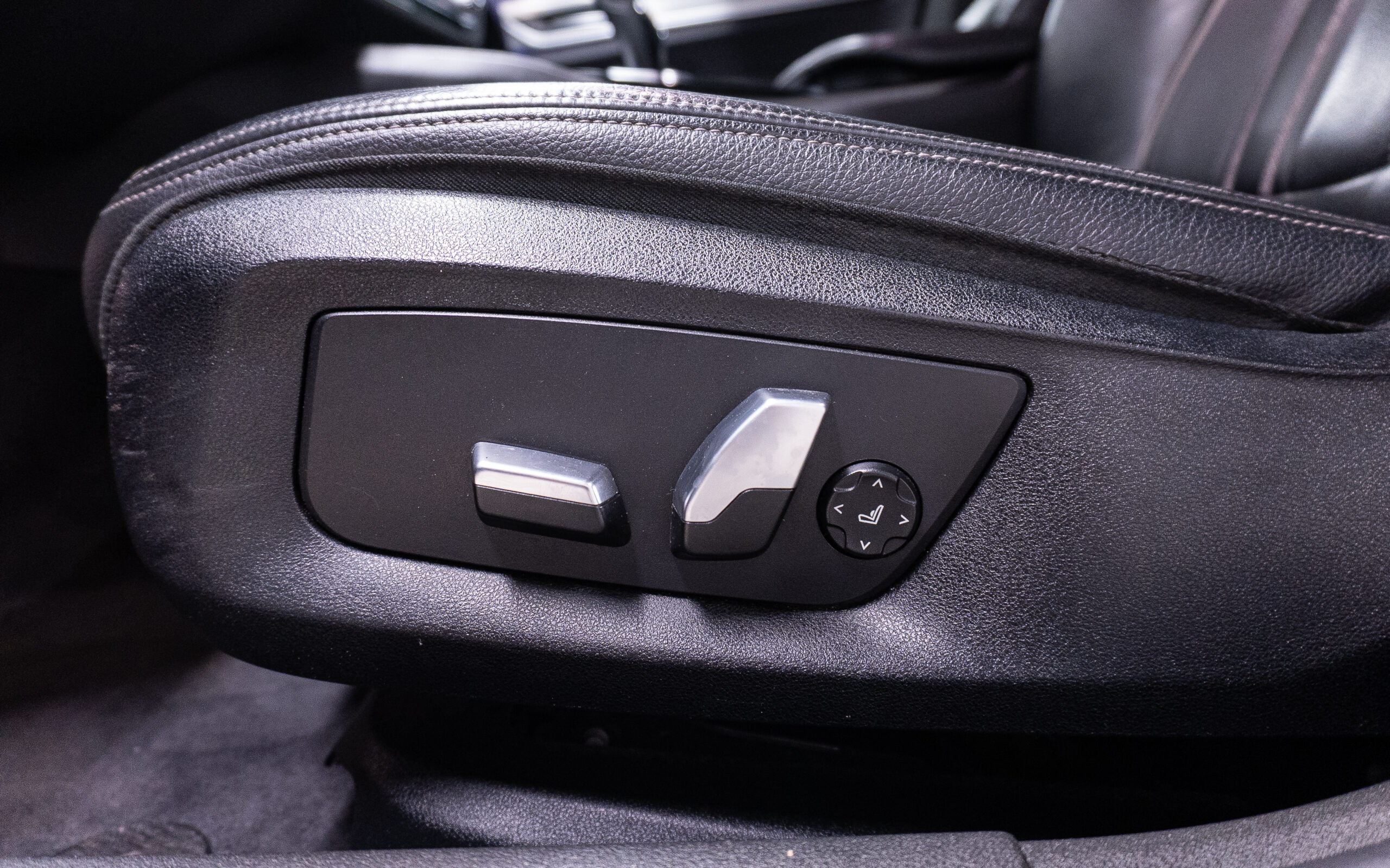 Vehicle gallery image 11
