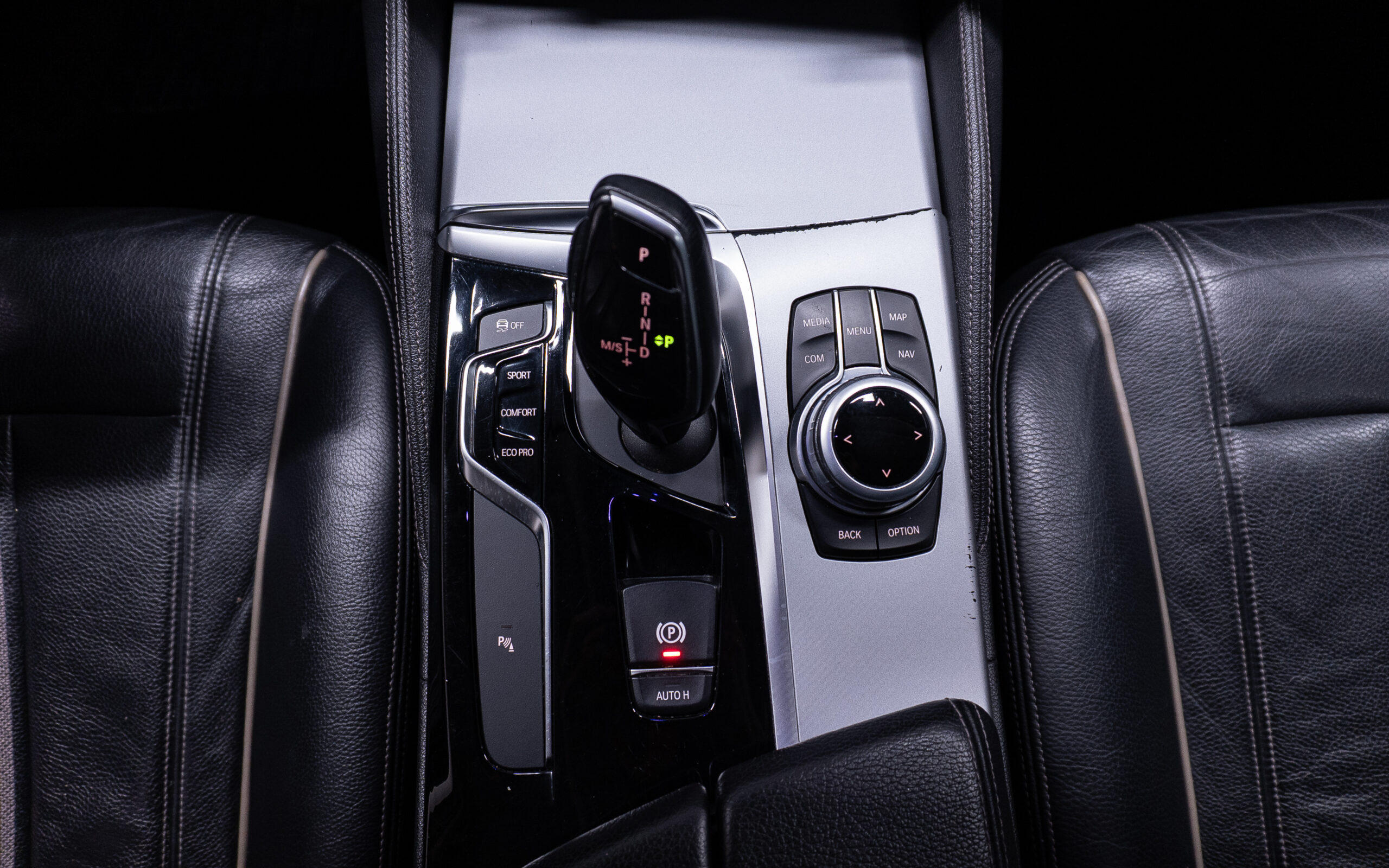 Vehicle gallery image 21