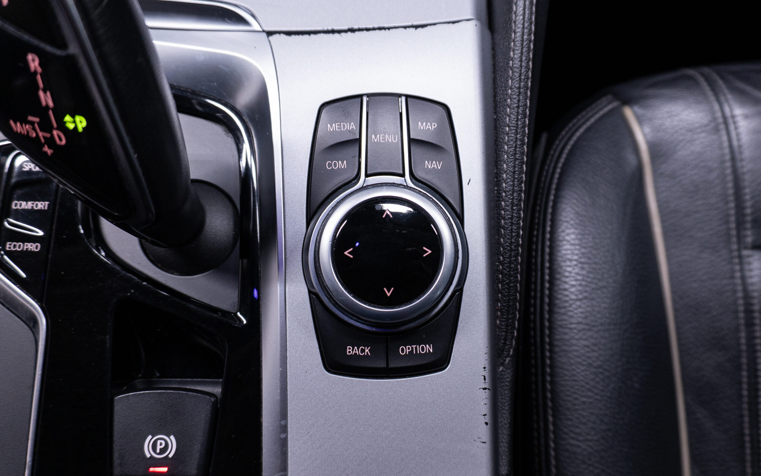 Vehicle gallery image 23
