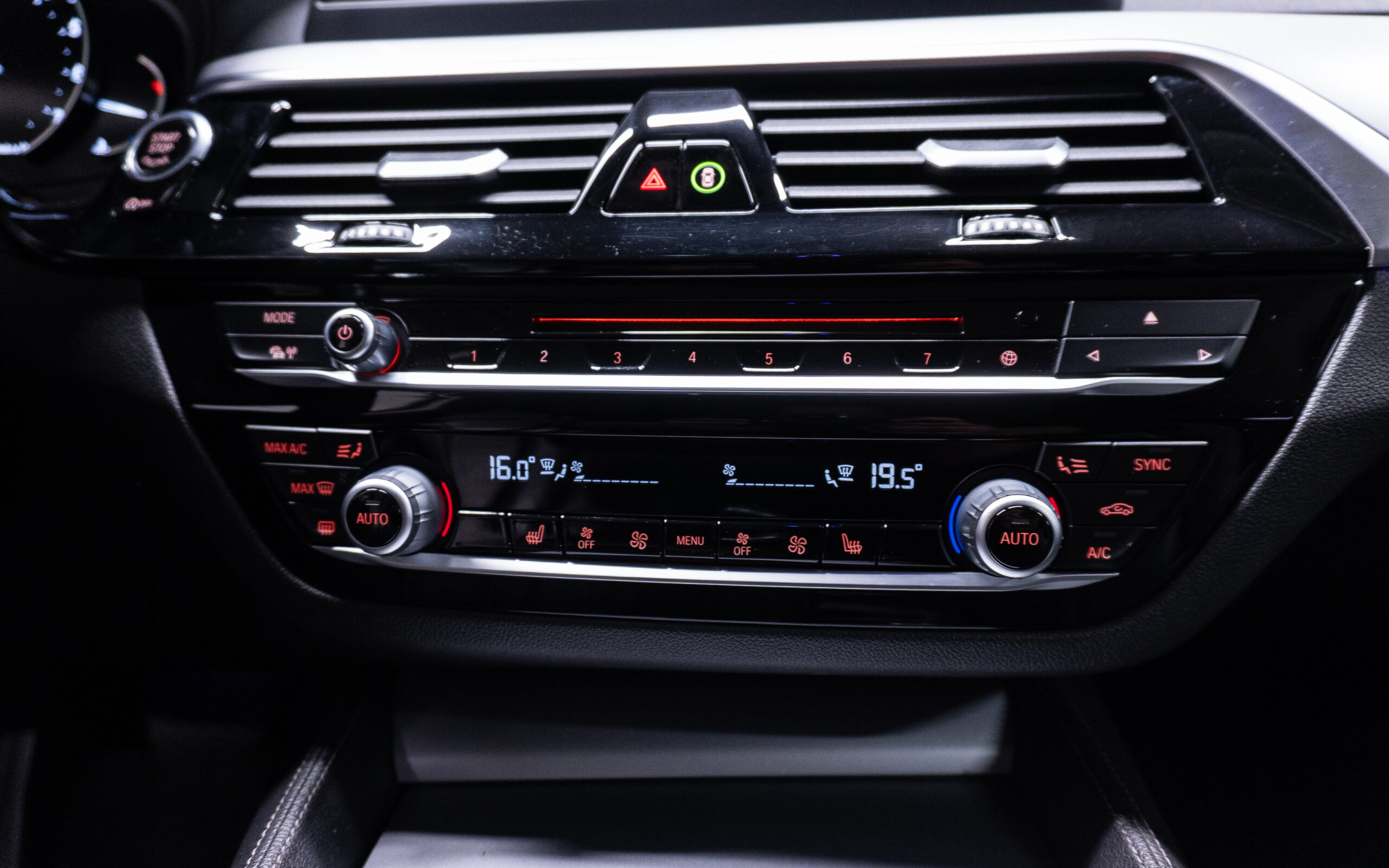 Vehicle gallery image 20