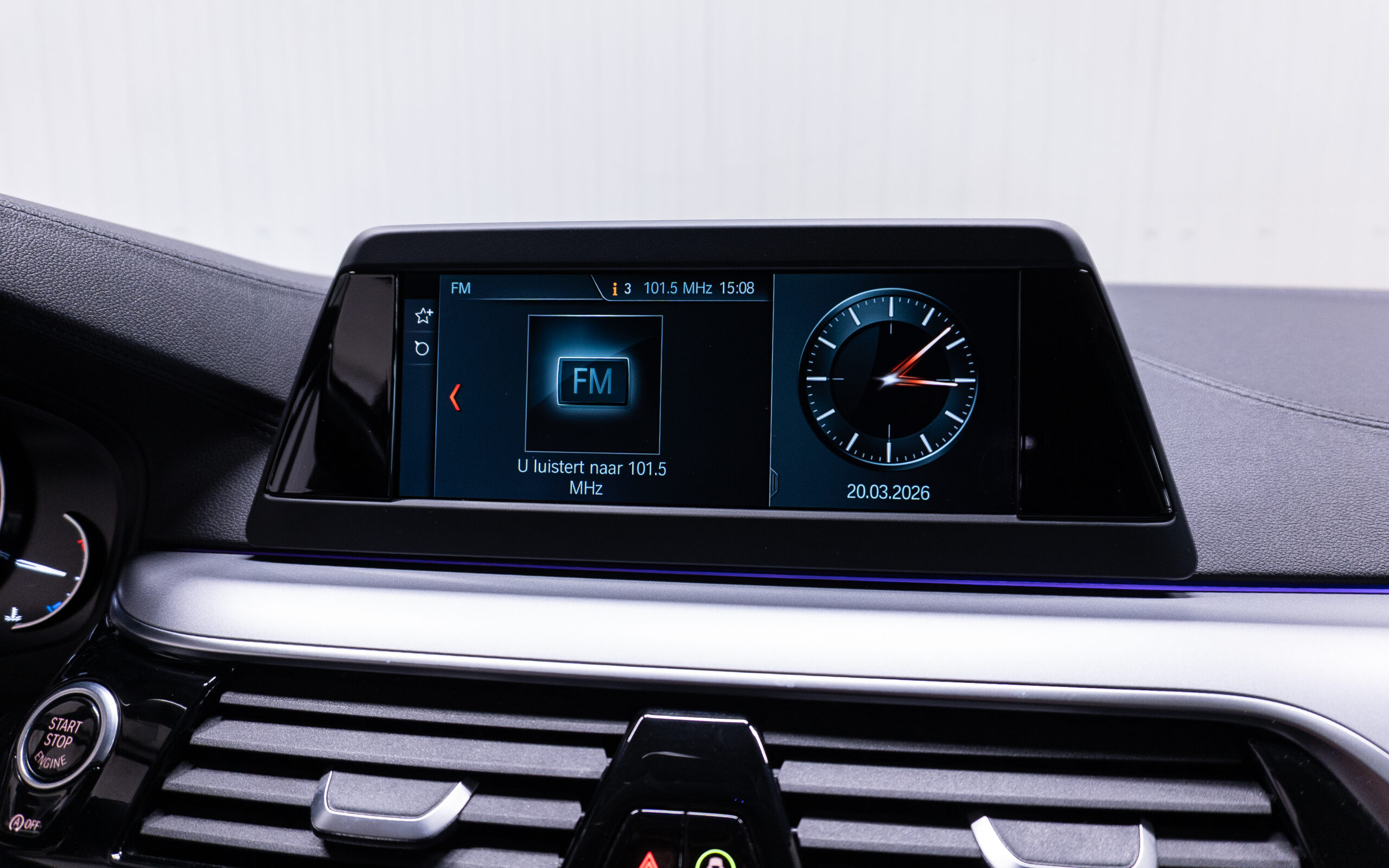 Vehicle gallery image 15