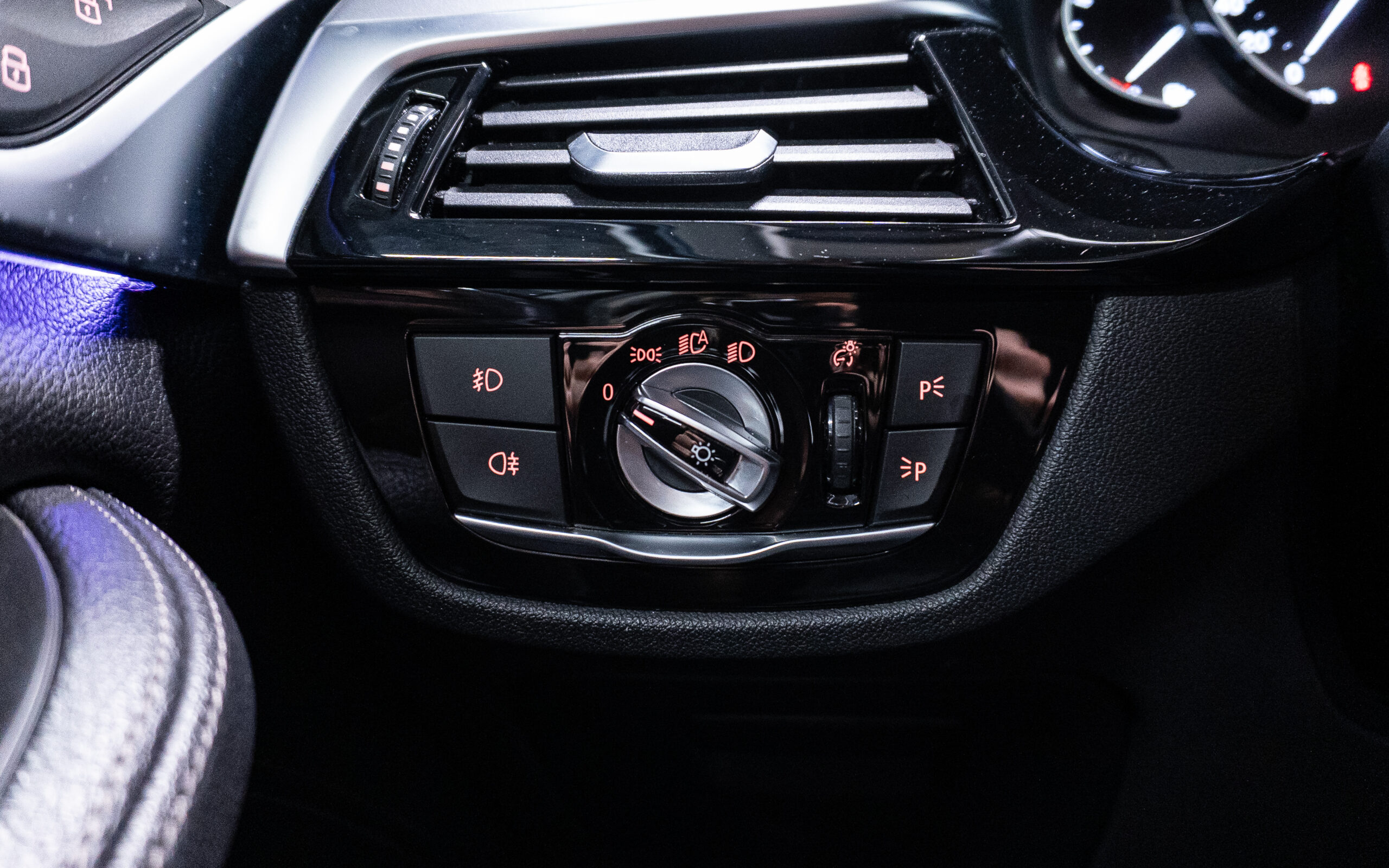 Vehicle gallery image 26