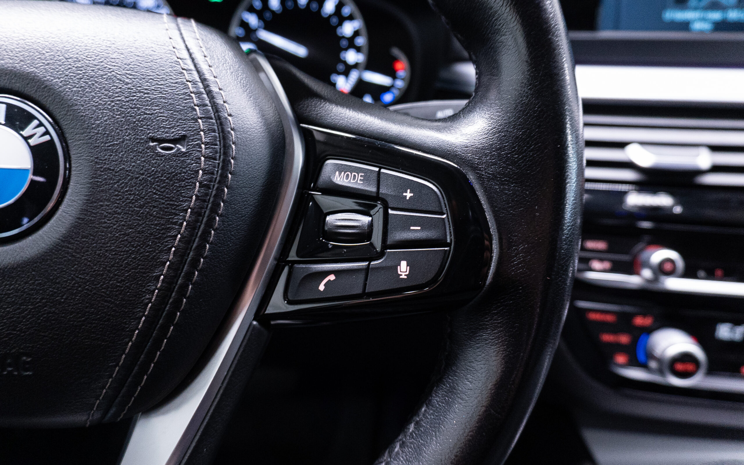 Vehicle gallery image 28