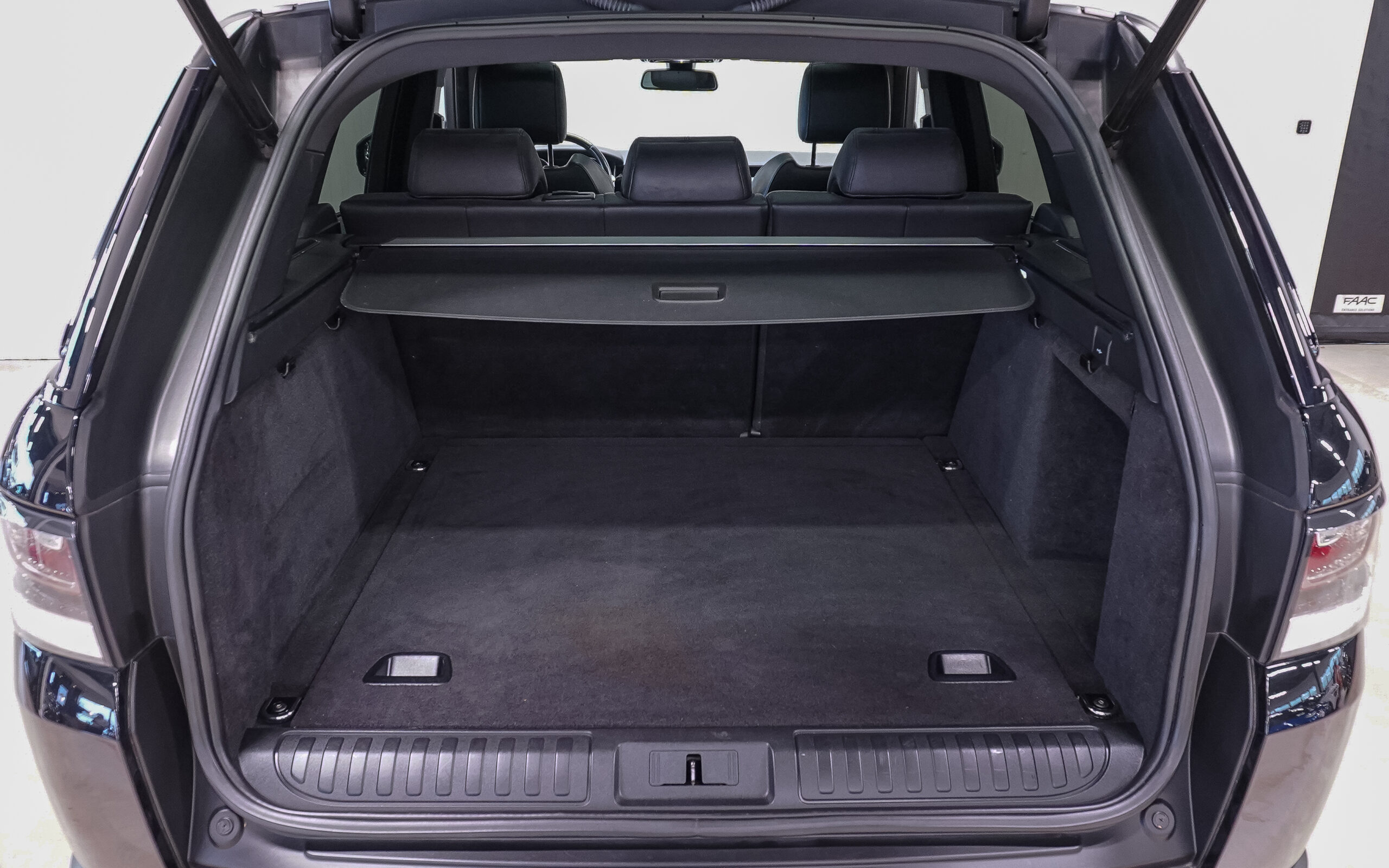 Vehicle gallery image 6