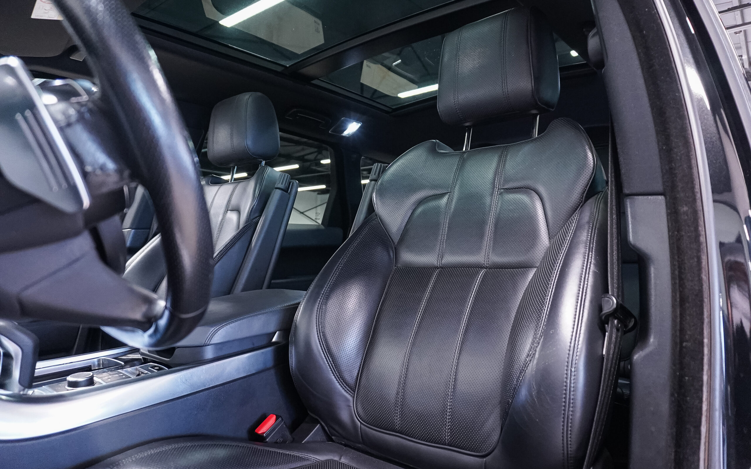 Vehicle gallery image 10