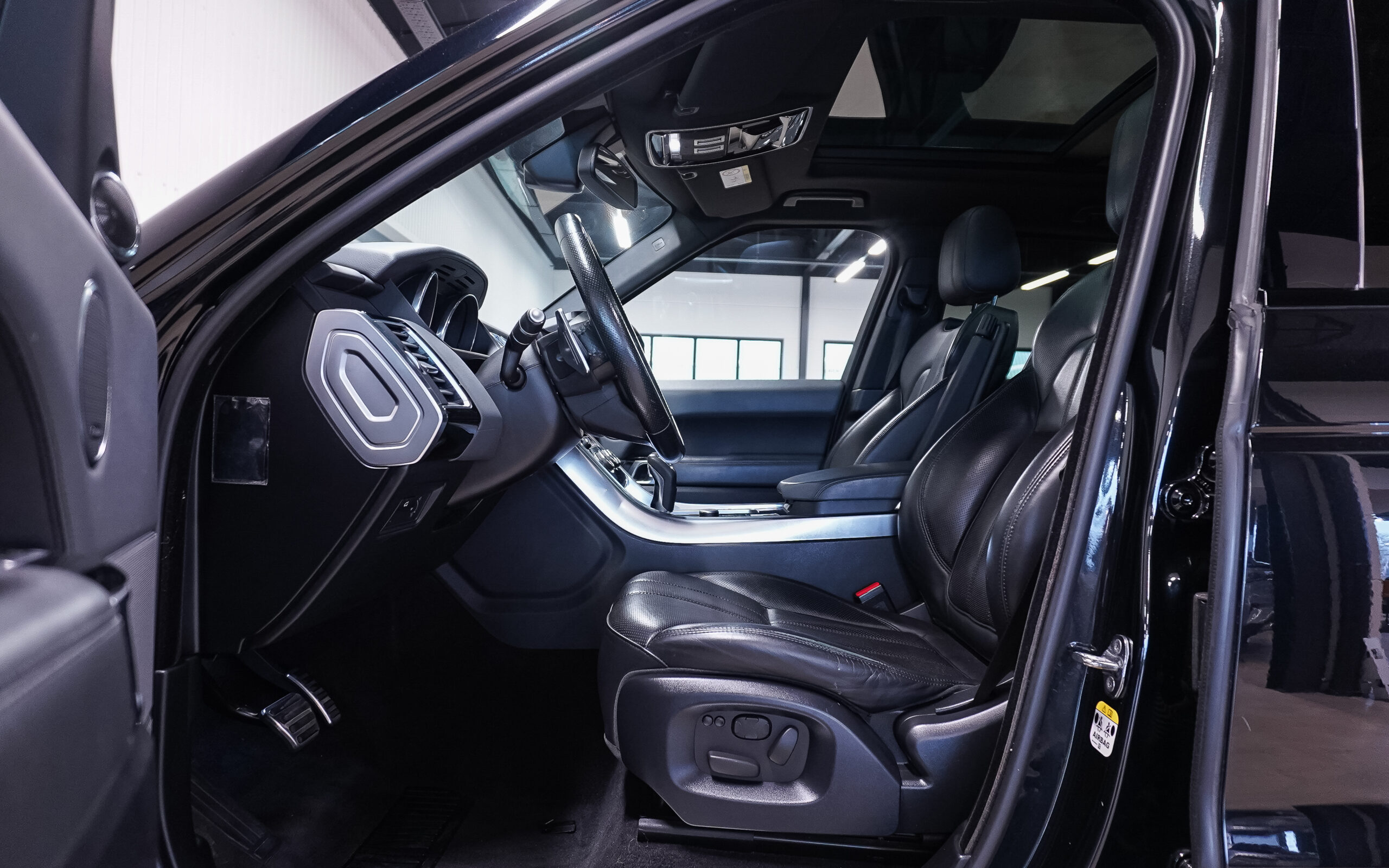 Vehicle gallery image 11