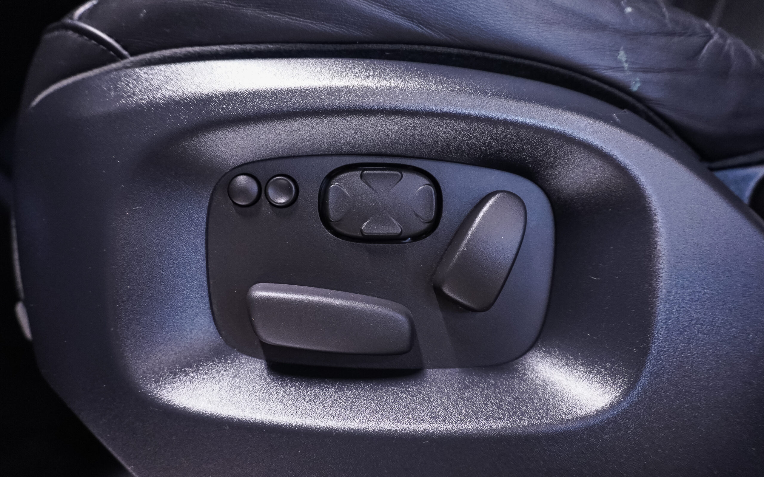 Vehicle gallery image 24
